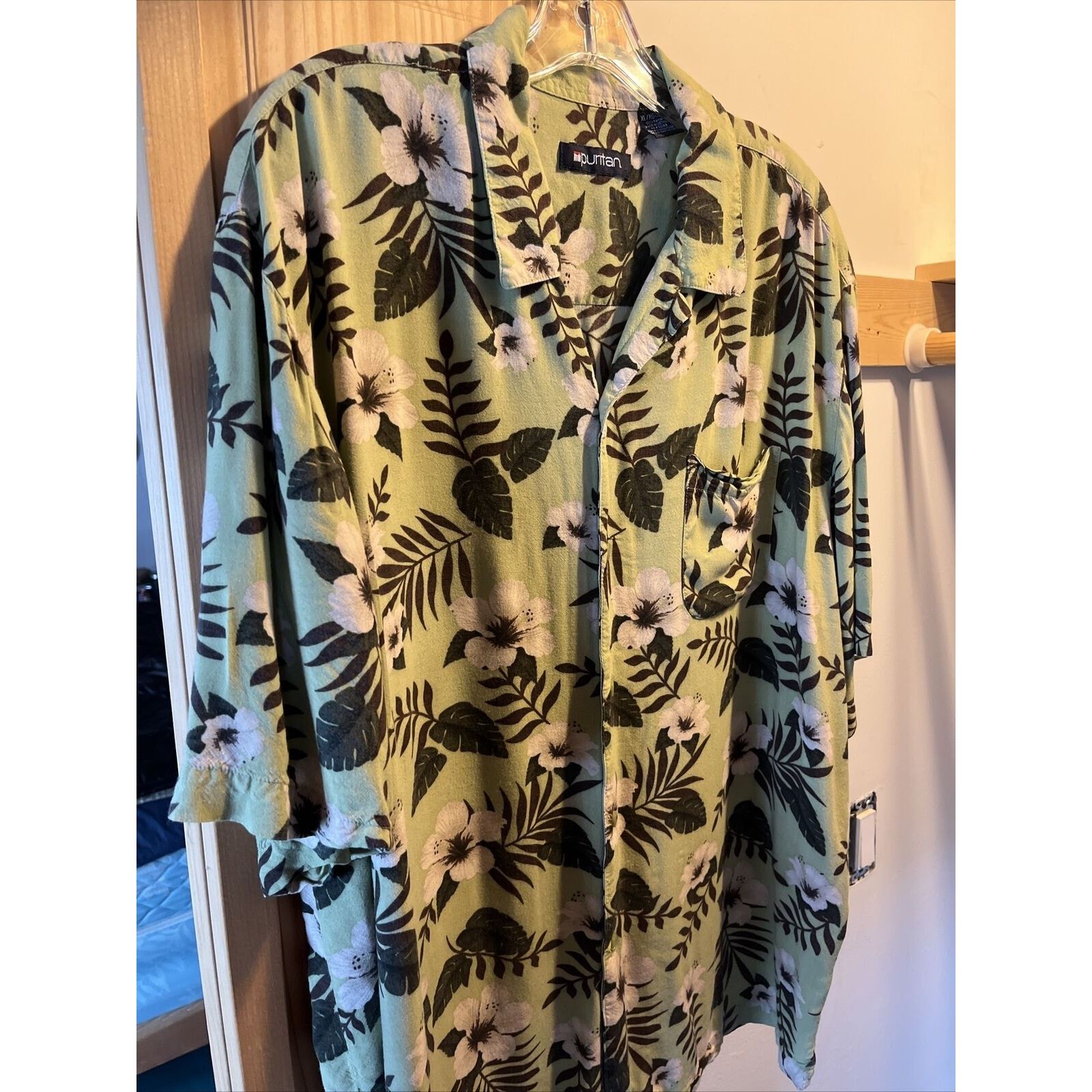 Puritan Puritan men’s xl Green Hawaiian Floral SS Button Rayon shirt Size US XL / EU 56 / 4 - 6 Thumbnail