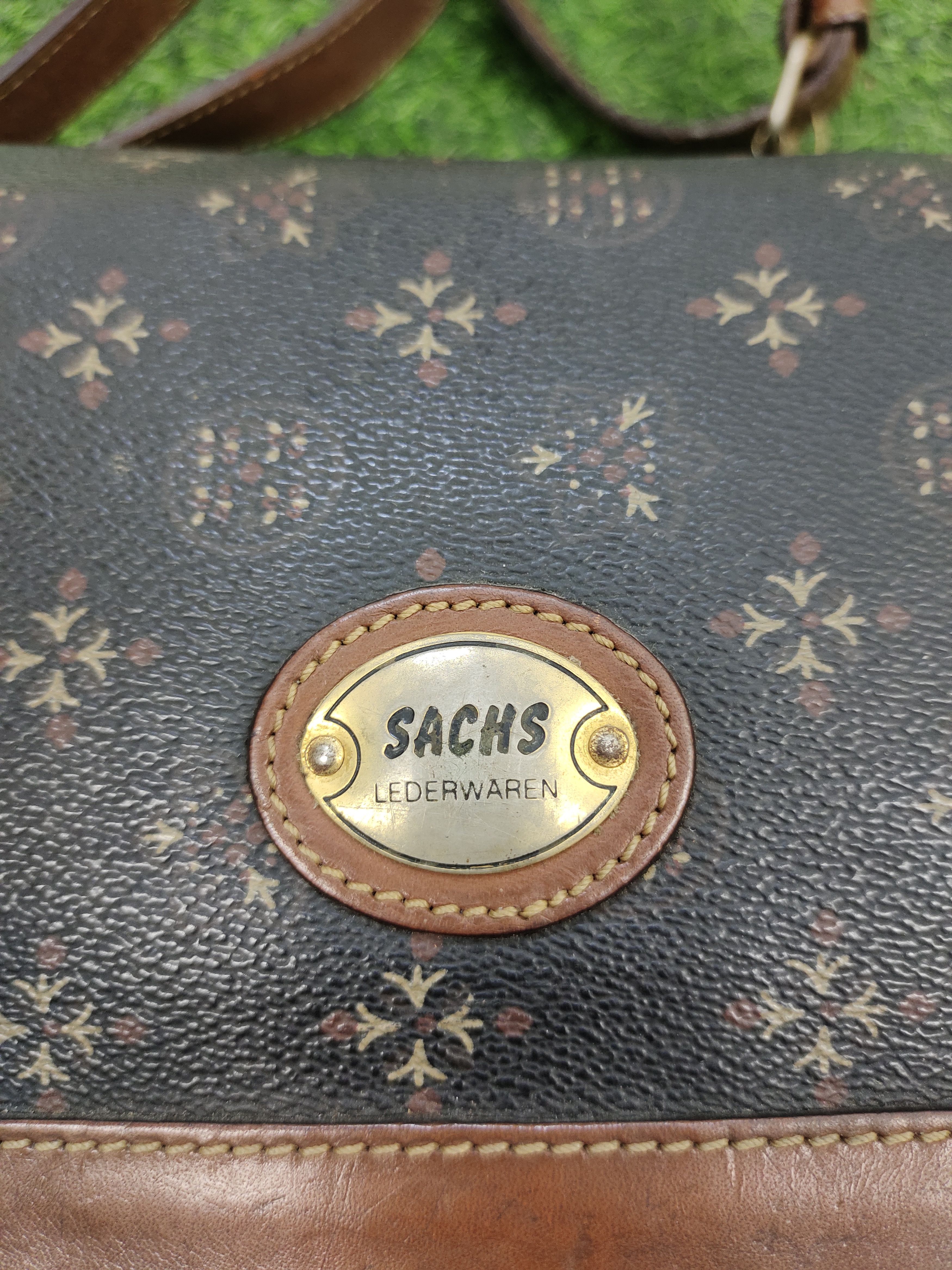 Vintage Vintage Sachs Lederwaren Japan Patina Leather Crossbody Bag Size ONE SIZE - 6 Thumbnail