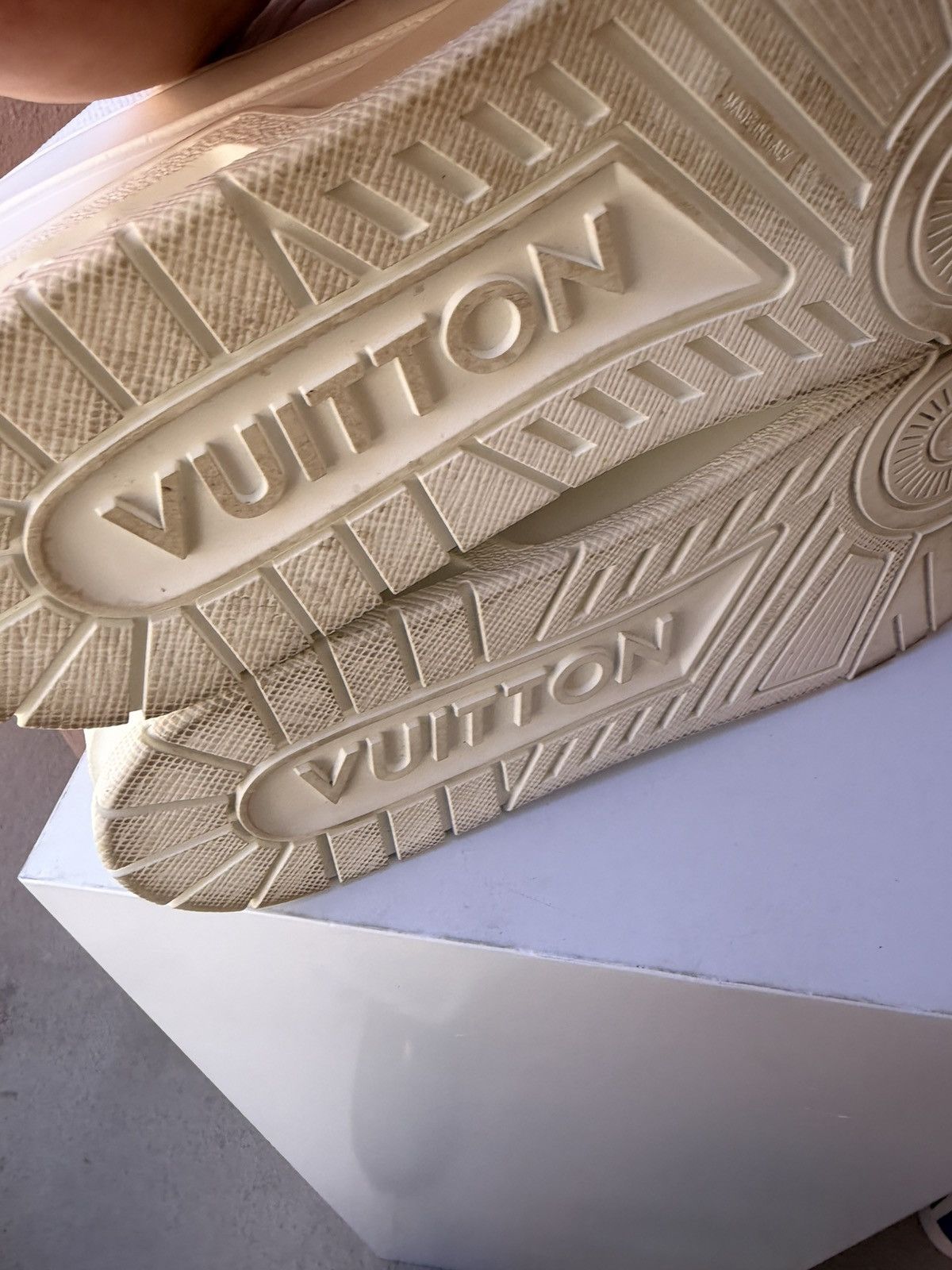Louis Vuitton Louise Vuitton Trainers Size US 12 / EU 45 - 8 Thumbnail