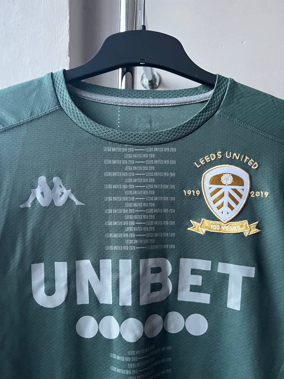 Kappa 2019/20 LEEDS UNITED TRAINING SOCCER JERSEY FOOTBALL SHIRT M Size US M / EU 48-50 / 2 - 4 Thumbnail