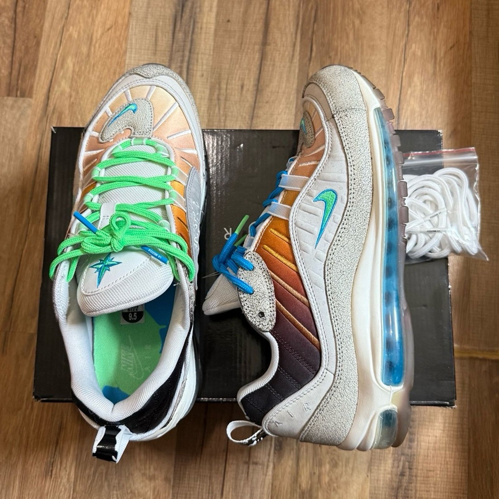 Nike 2019 Nike Air Max 98 On Air NYC La Mezcla Size US 9.5 / EU 42-43 - 7 Thumbnail