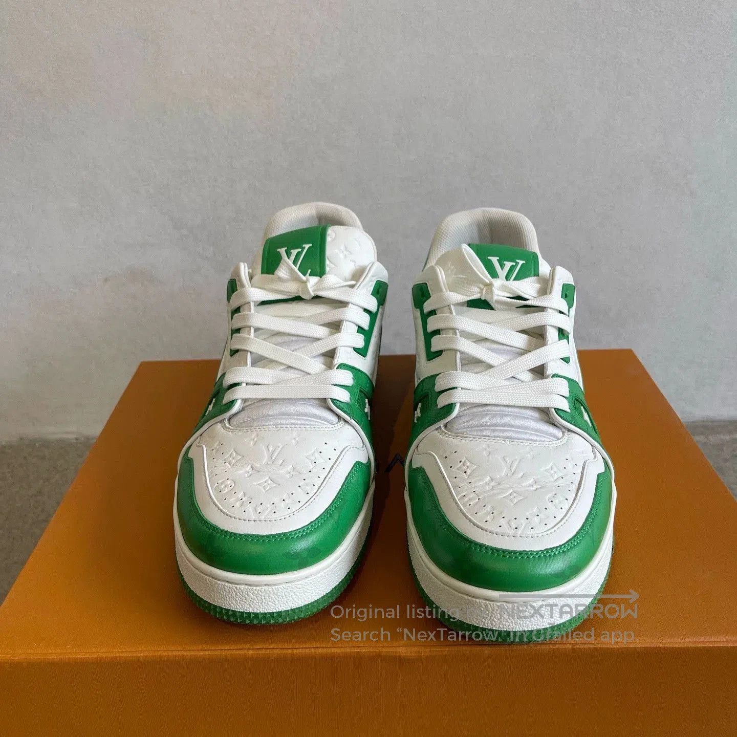 Louis Vuitton LV White Green Trainer Sneakers 8.5. Size US 8.5 / EU 41-42 - 2 Thumbnail