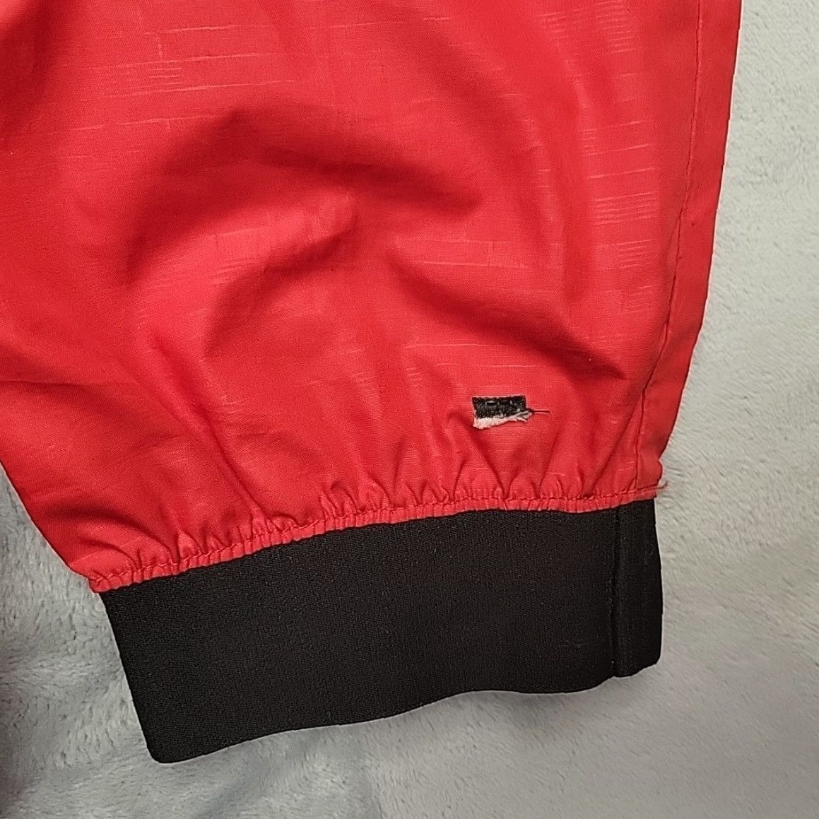 Adidas VINTAGE Adidas Jacket Mens Large Red Hooded Windbreaker Ripstop Outdoor Retro Size US L / EU 52-54 / 3 - 7 Thumbnail