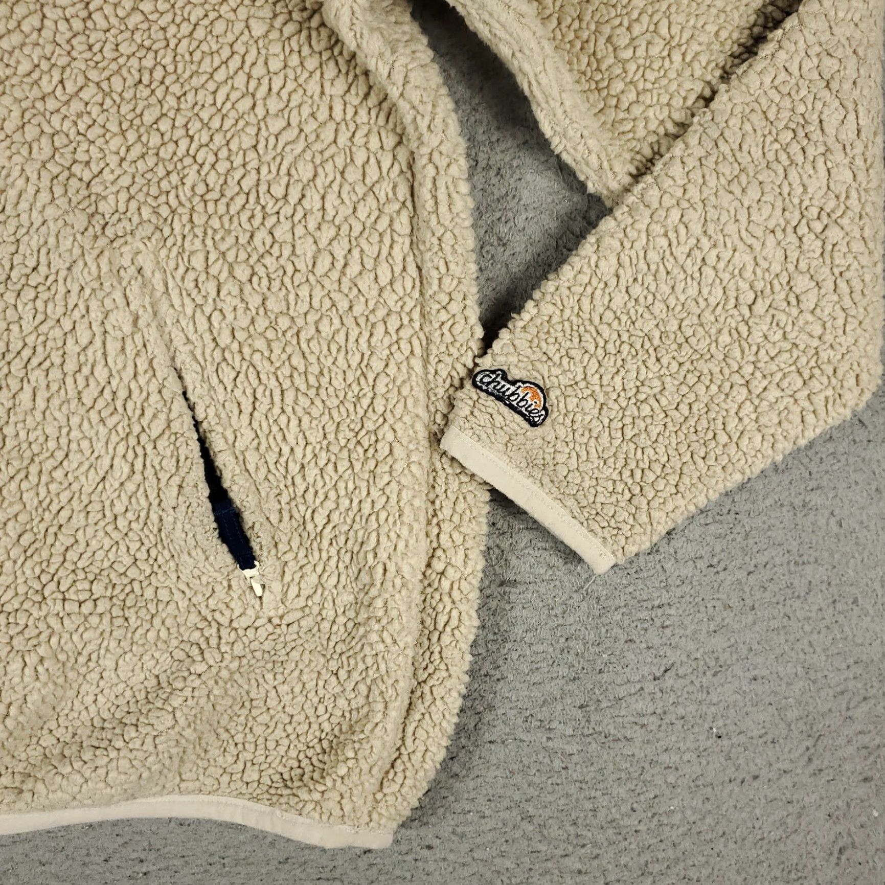 Chubbies Chubbies Hoodie Mens M Beige Sherpa Fleece Pullover Zip Pocket Logo Mock Neck Drawstring Adjustable All Seasons Size US M / EU 48-50 / 2 - 4 Thumbnail