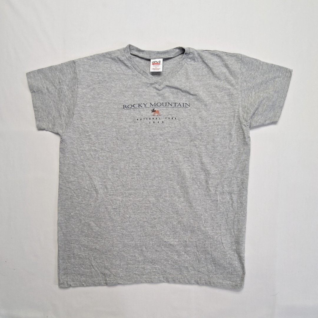 Vintage Vintage Rocky Mountain Shirt L Graphic Gray V-neck Tee 90s Size L / US 10 / IT 46 - 1 Thumbnail