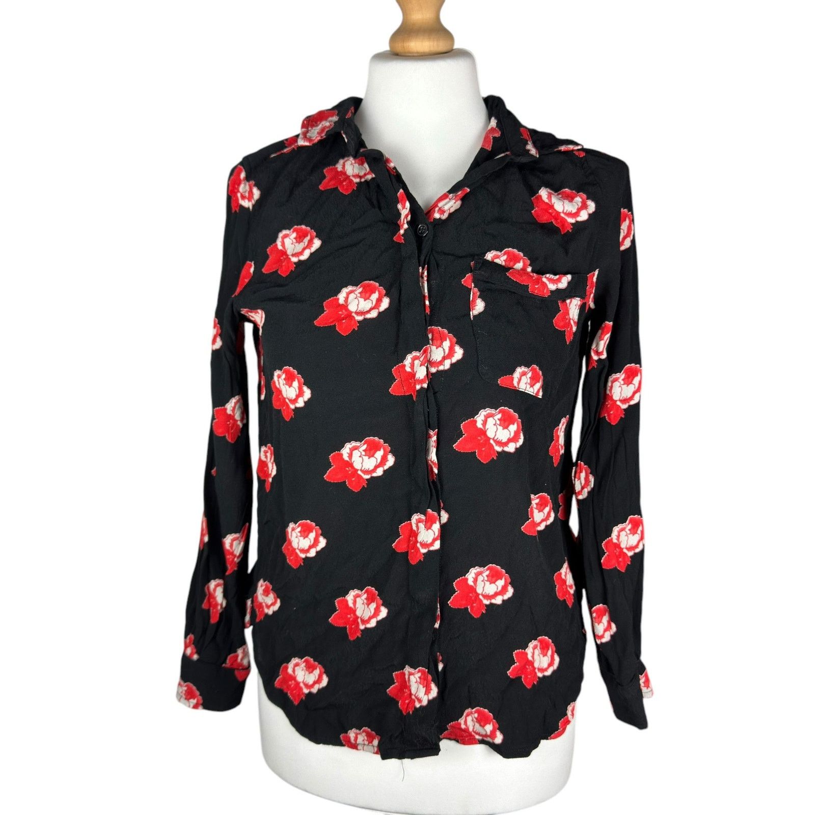 Ganni × Japanese Brand Ganni Black Red Floral Shirt 34 Size XS / US 0-2 / IT 36-38 - 1 Thumbnail