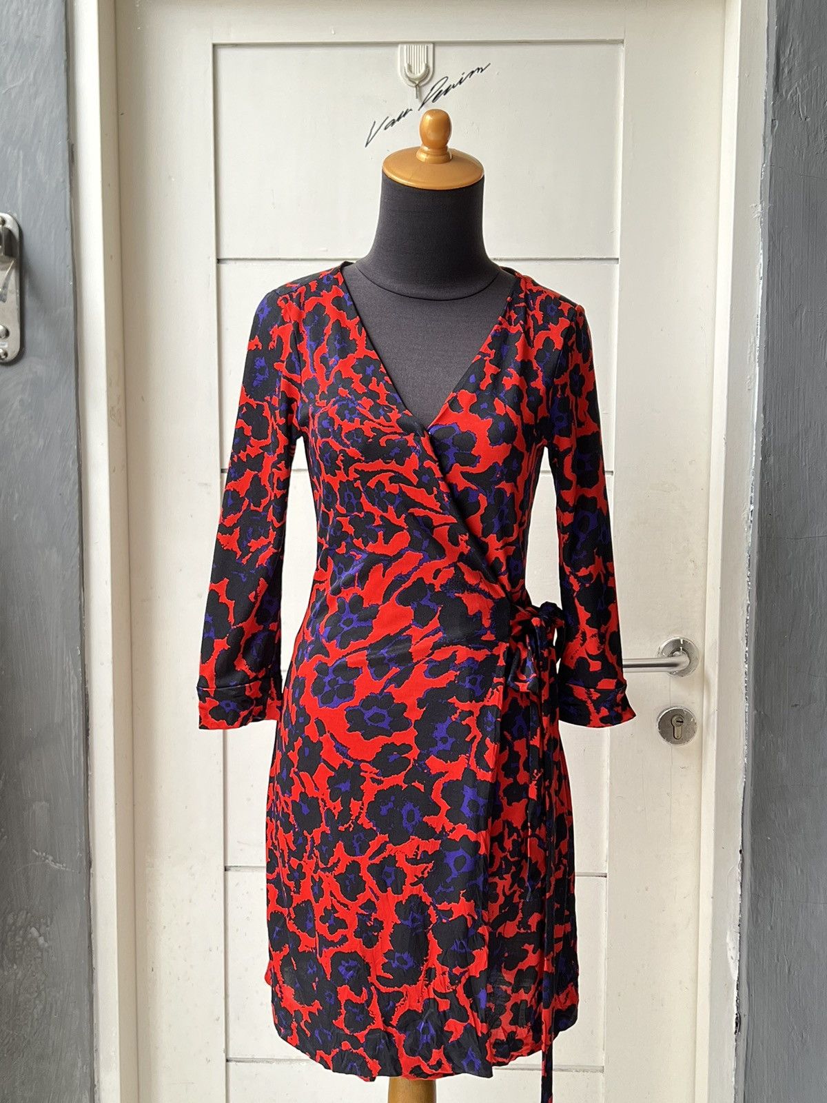 Diane von Furstenberg Diane Von Furstenberg Flower Motive Dress/Cardigan Size XS / US 0-2 / IT 36-38 - 15 Thumbnail