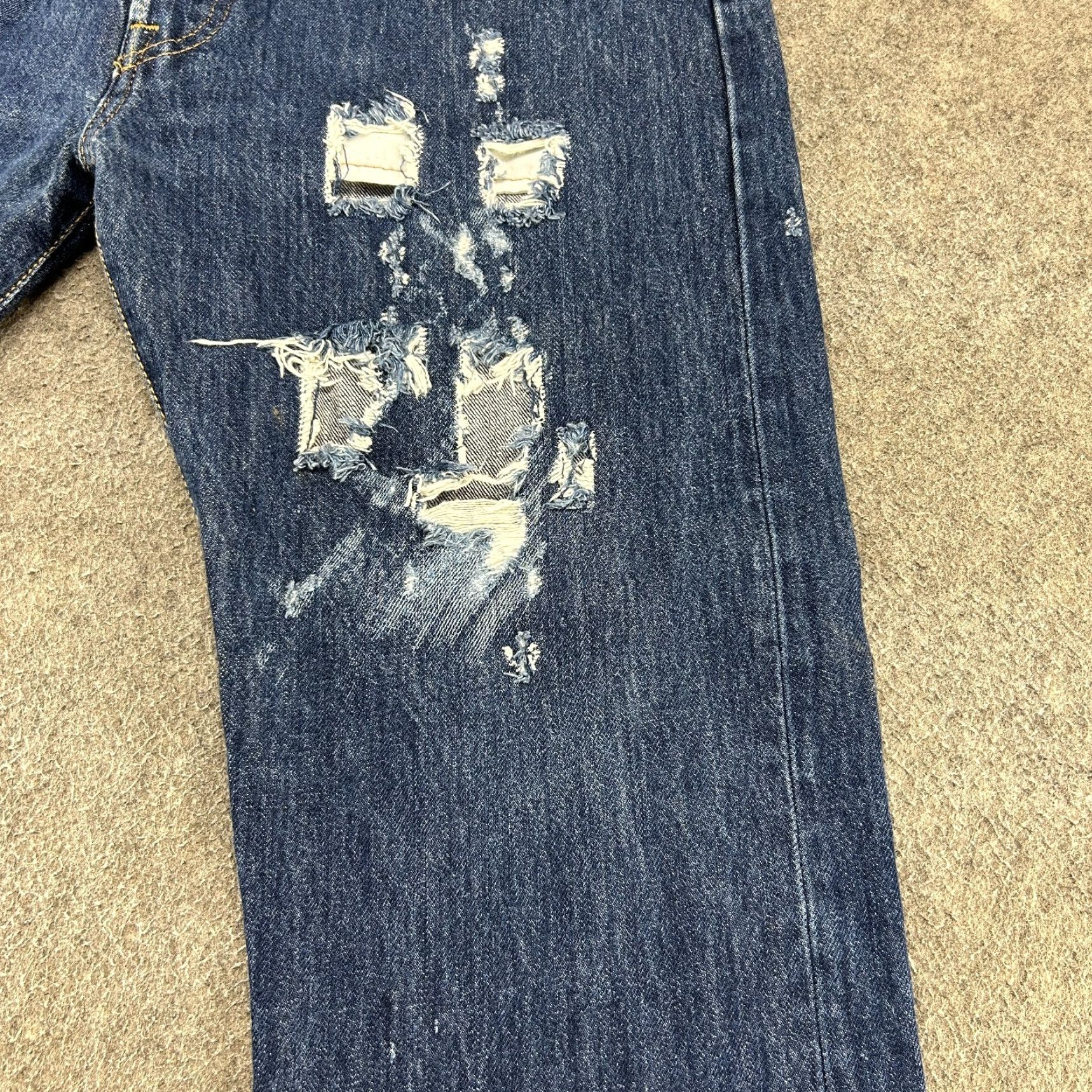 Levi's Levi's 501 Jeans Men 36x29 Regular Medium Wash Distressed Vintage Retro 5-Pocket Blue Denim Straight Leg N/A Size US 36 / EU 52 - 7 Thumbnail