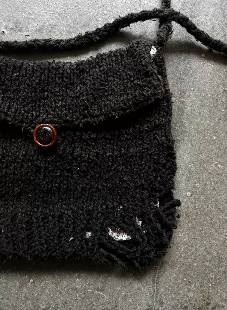 Number (N)ine Number (N)ine 2003 Distressed Knit Shoulder Bag Archive Size ONE SIZE - 2 Thumbnail