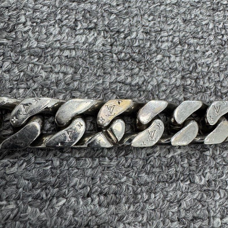 Louis Vuitton Louis Vuitton Silver Cuban Bracelet Size ONE SIZE - 2 Thumbnail
