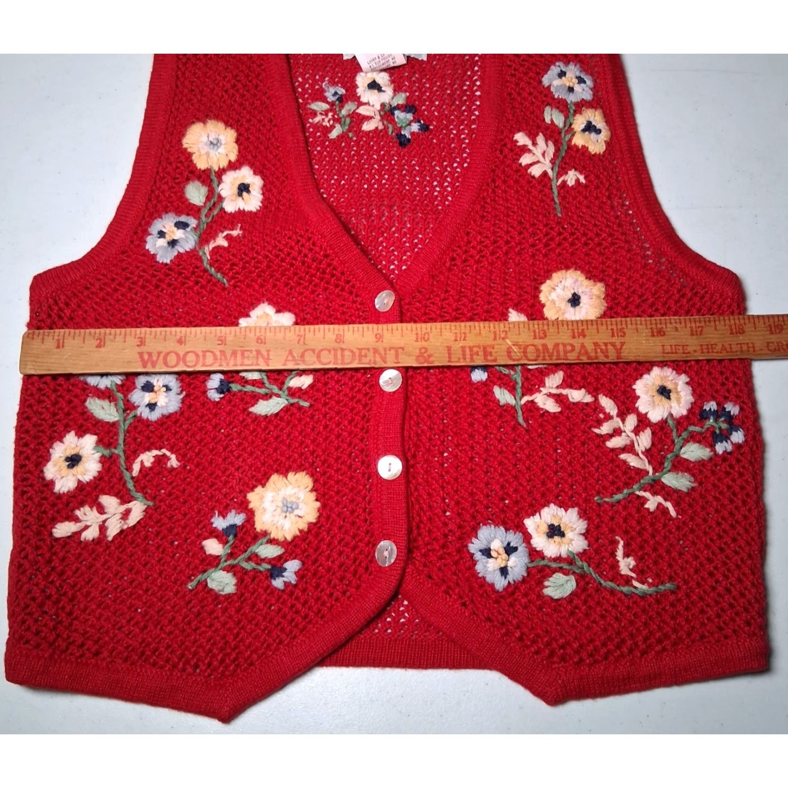 Jantzen VINTAGE Jantzen Sweater Vest Women S Hand Embroidered Floral Red Open Knit Vest Size S / US 4 / IT 40 - 3 Thumbnail