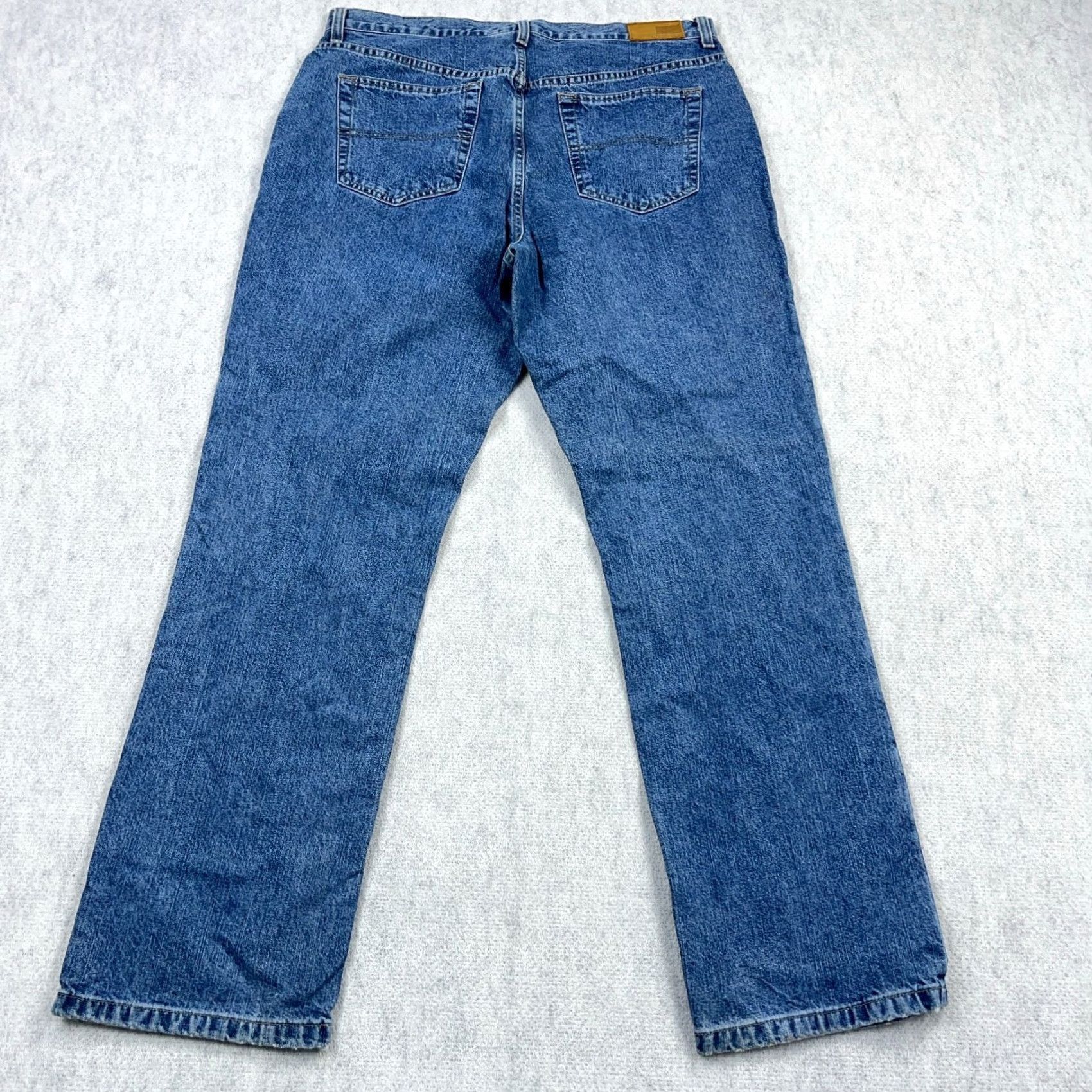 Tommy Hilfiger VINTAGE Tommy Hilfiger Jeans Women 14 Classic Fit Straight Leg Med Wash Y2K 00s Jeans Women 14 Blue 5-Pocket Design Regular Vintage Mens Womens Girls Size 36" / US 14 / IT 50 - 2 Thumbnail
