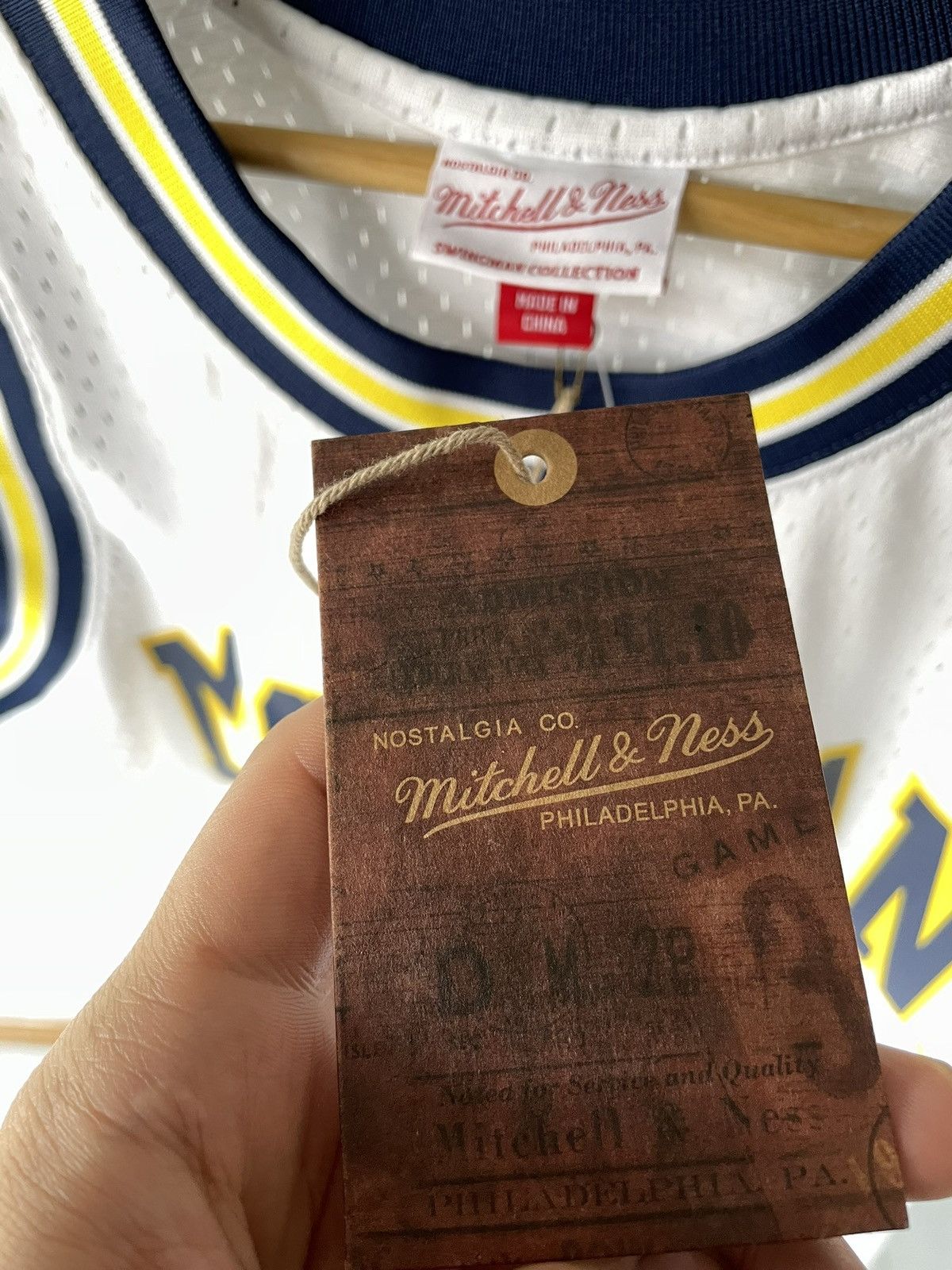 Mitchell & Ness Mitchell & Ness Michigan Chris Webber Jersey Size US L / EU 52-54 / 3 - 5 Thumbnail