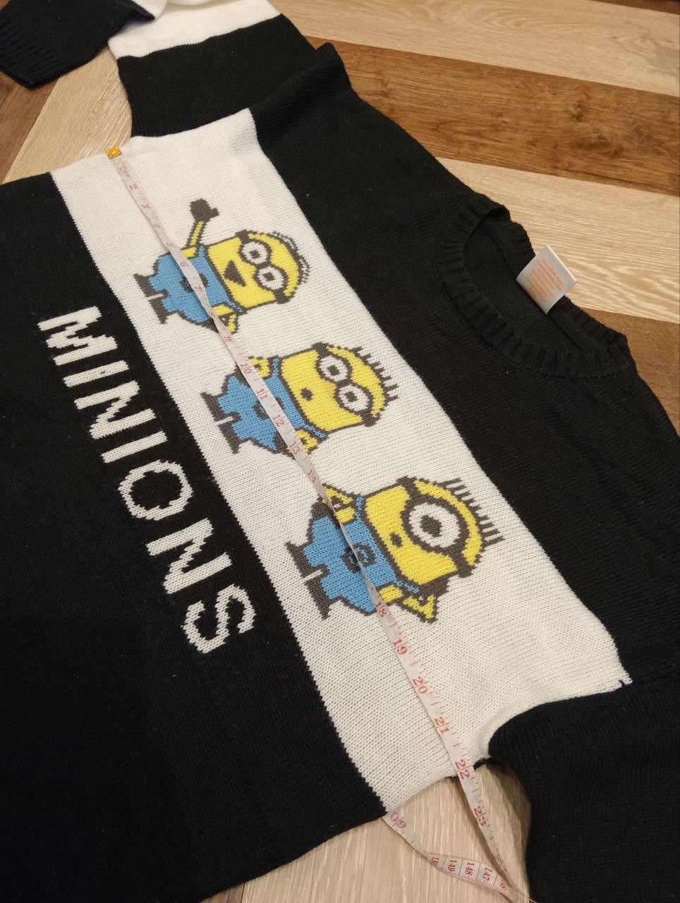 Universal Studios DESPICABLE ME MINIONS KNITWEAR SWEATER Size L / US 10 / IT 46 - 13 Thumbnail