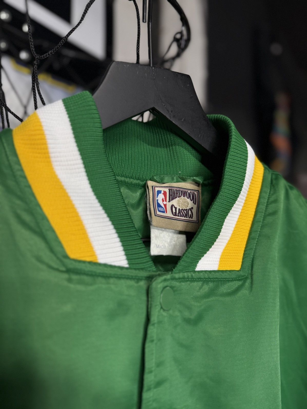 Vintage Vintage Boston Celtics Satin Jacket Nba Varsity Size 2XL Size US XXL / EU 58 / 5 - 7 Thumbnail