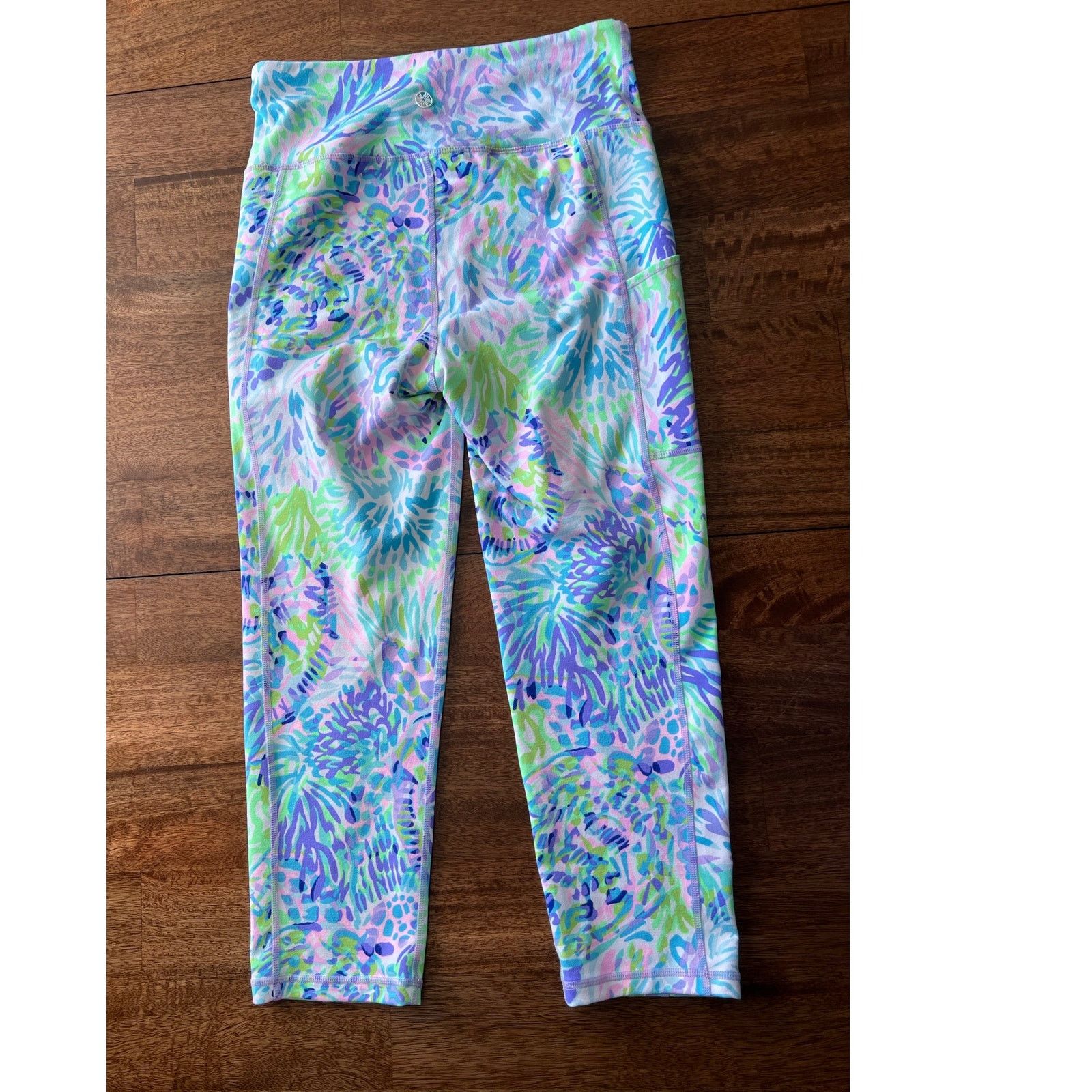 Lilly Pulitzer Lilly Pulitzer Shell Of a Party Luxletic Cropped Pant Medium Size 26" / US 2 / IT 38 - 5 Thumbnail