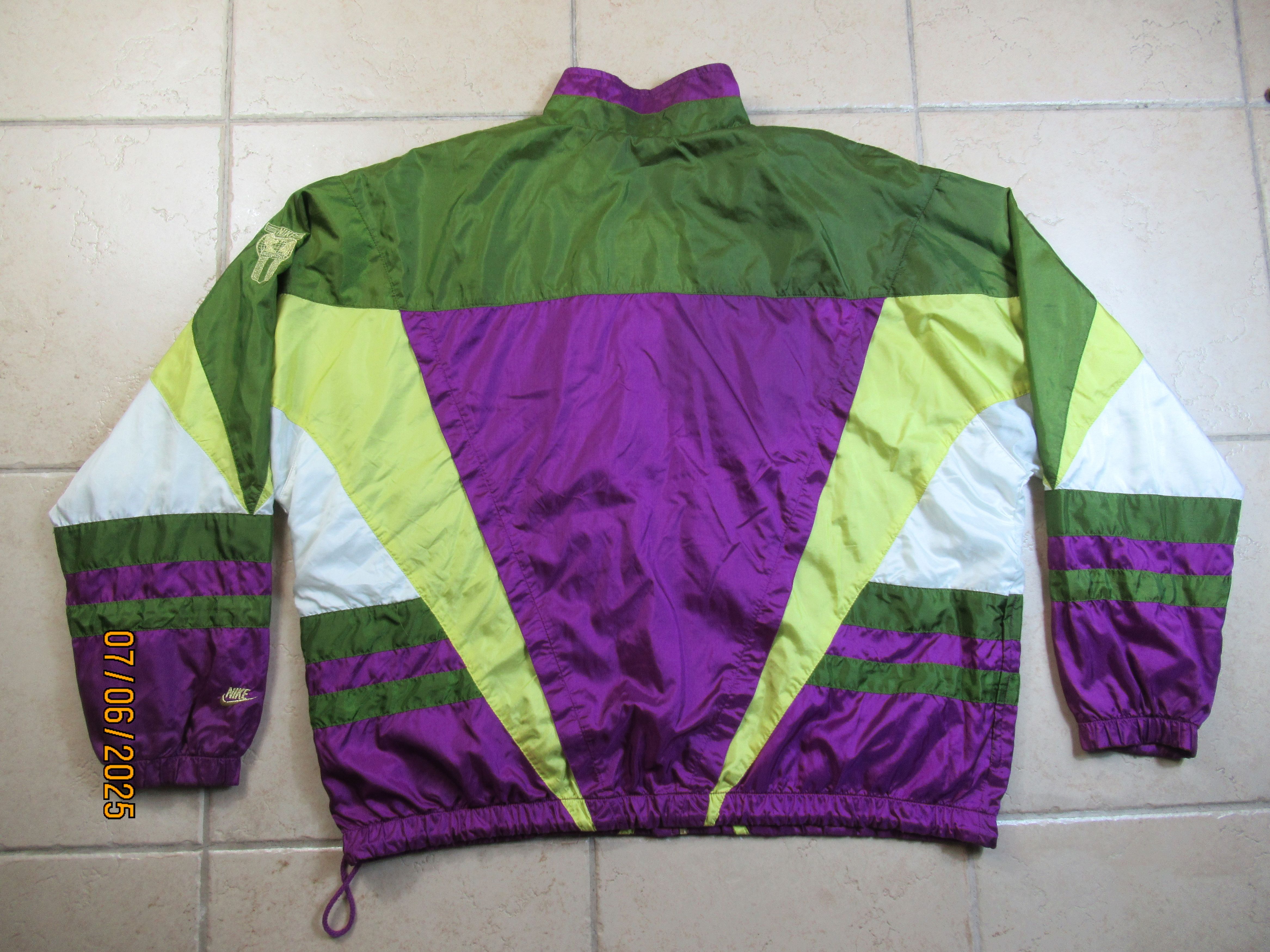 Nike Nike International green/violet/yellow jacket Size US XL / EU 56 / 4 - 7 Thumbnail