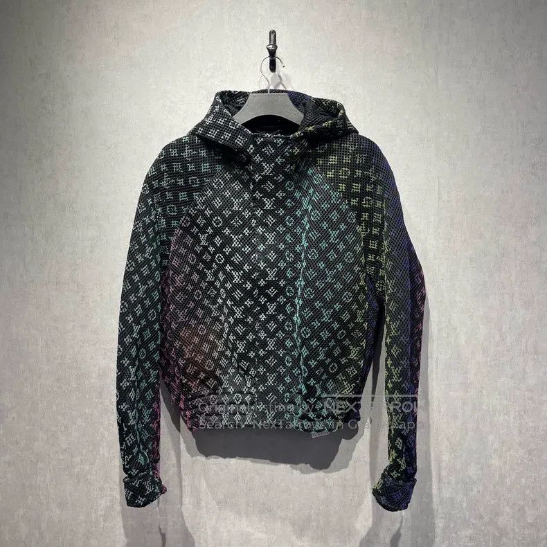 Louis Vuitton Louis Vuitton Cutout logo gradient zipper jacket Size US L / EU 52-54 / 3 - 1 Thumbnail