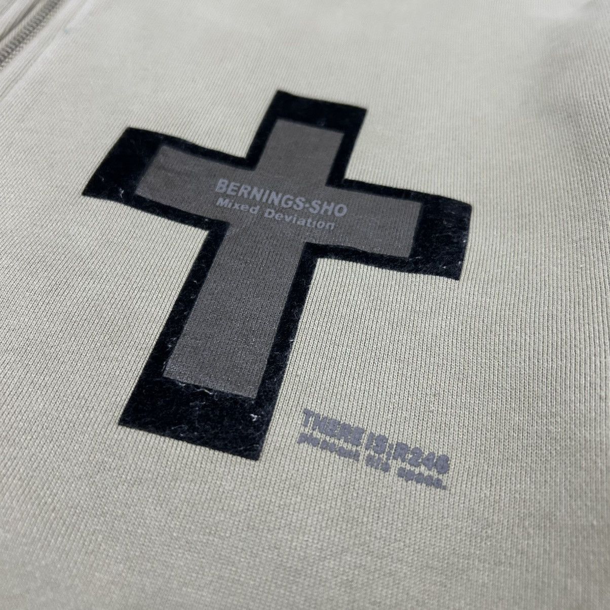 BERNINGS SHO Vintage Y2K Japanese BERNINGS SHO Cross Logo Full Zip Hoodie Size US L / EU 52-54 / 3 - 19 Thumbnail
