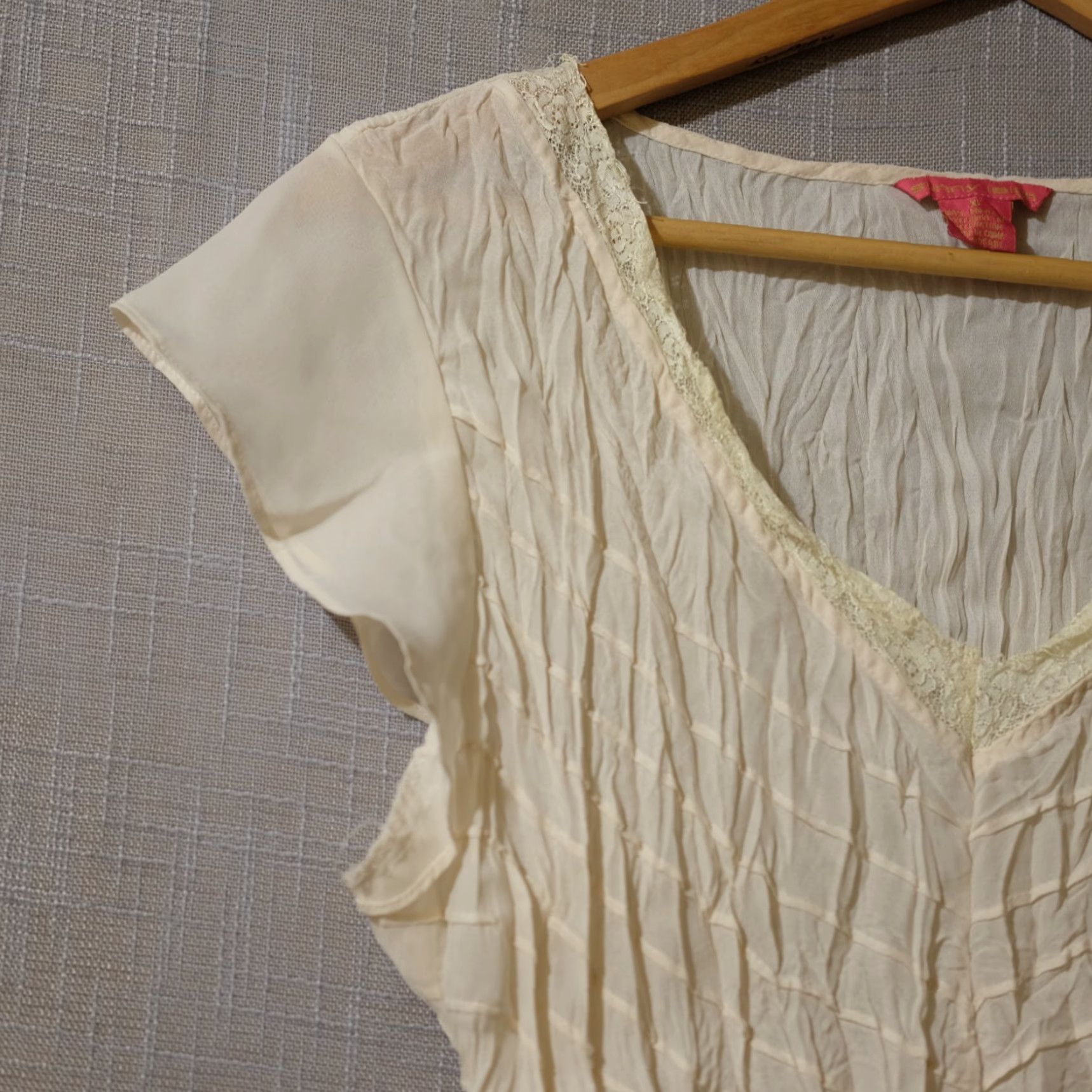 Vintage Sunny Leigh Ivory Sheer Ruffle Sleeveless Top Women XL Shirt Blouse Casual Party/Cocktail Travel Lightweight Chiffon 90s? Size XL / US 12-14 / IT 48-50 - 2 Thumbnail
