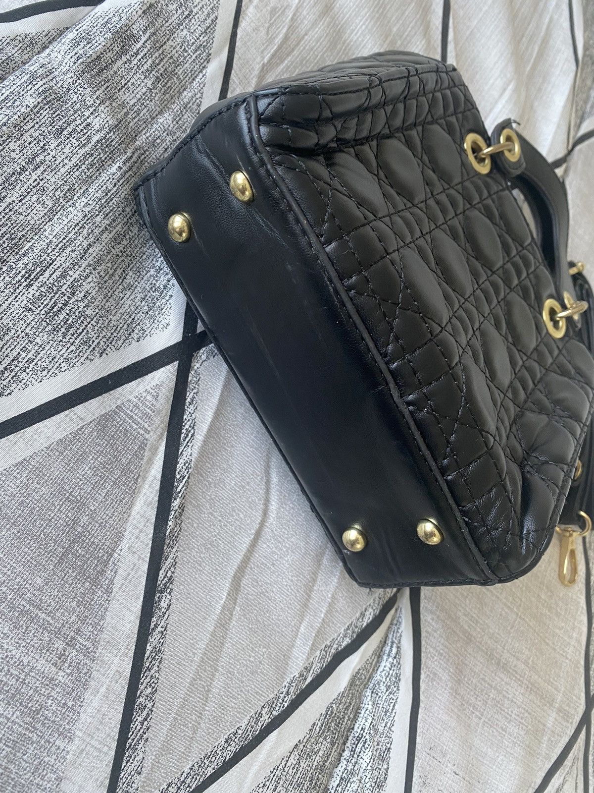 Other Womens Small Black & Gold Crossbody Purse Ladies Handbag Size ONE SIZE - 2 Thumbnail