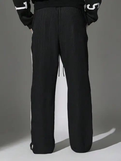 Japanese Brand Classic Loose fit straight y2k sweatpants Size US 30 / EU 46 - 2 Thumbnail
