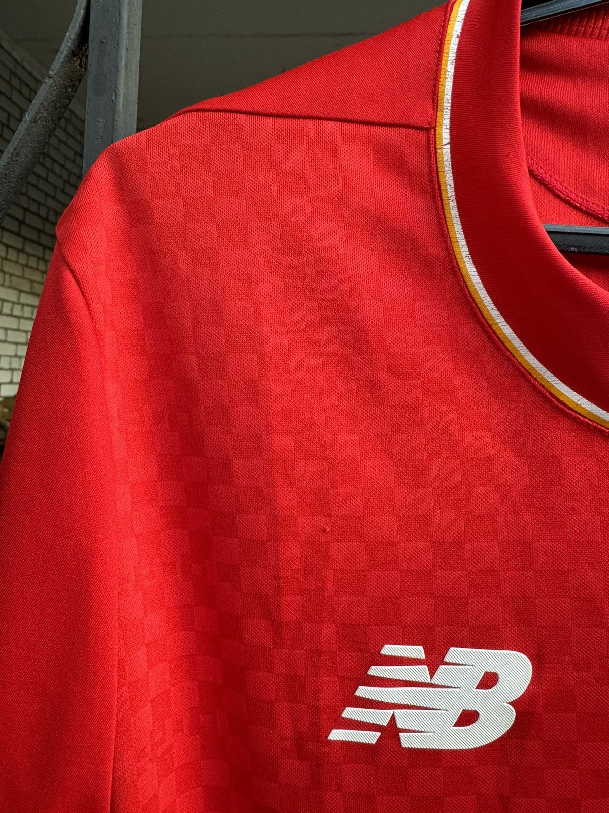New Balance Liverpool 2015/2016 Home Jersey Coutihno Blokecore Size US M / EU 48-50 / 2 - 6 Thumbnail
