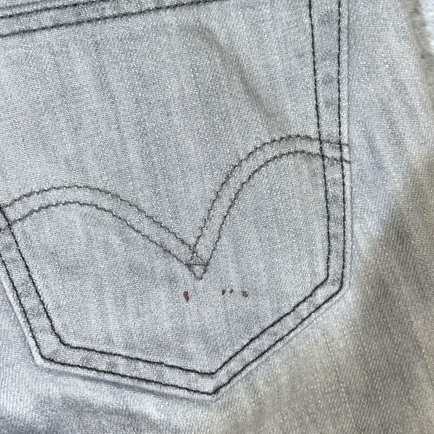 Levi's VINTAGE Levi's 514 Jeans Mens 33x32 Gray Denim Slim Straight 100 Cotton Zip Fly Size US 33 - 3 Thumbnail