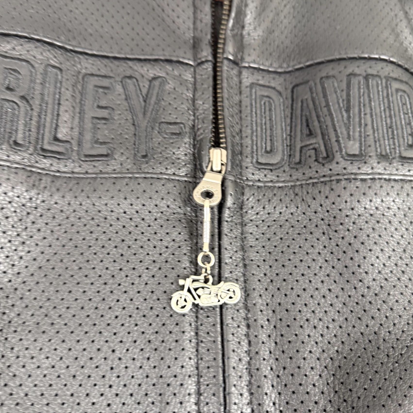 Harley Davidson VINTAGE Harley-Davidson Vented Leather Jacket Black Women’s Size Medium 90s Motorcycle Jacket Pockets Full Zip Womens Size M / US 6-8 / IT 42-44 - 4 Thumbnail