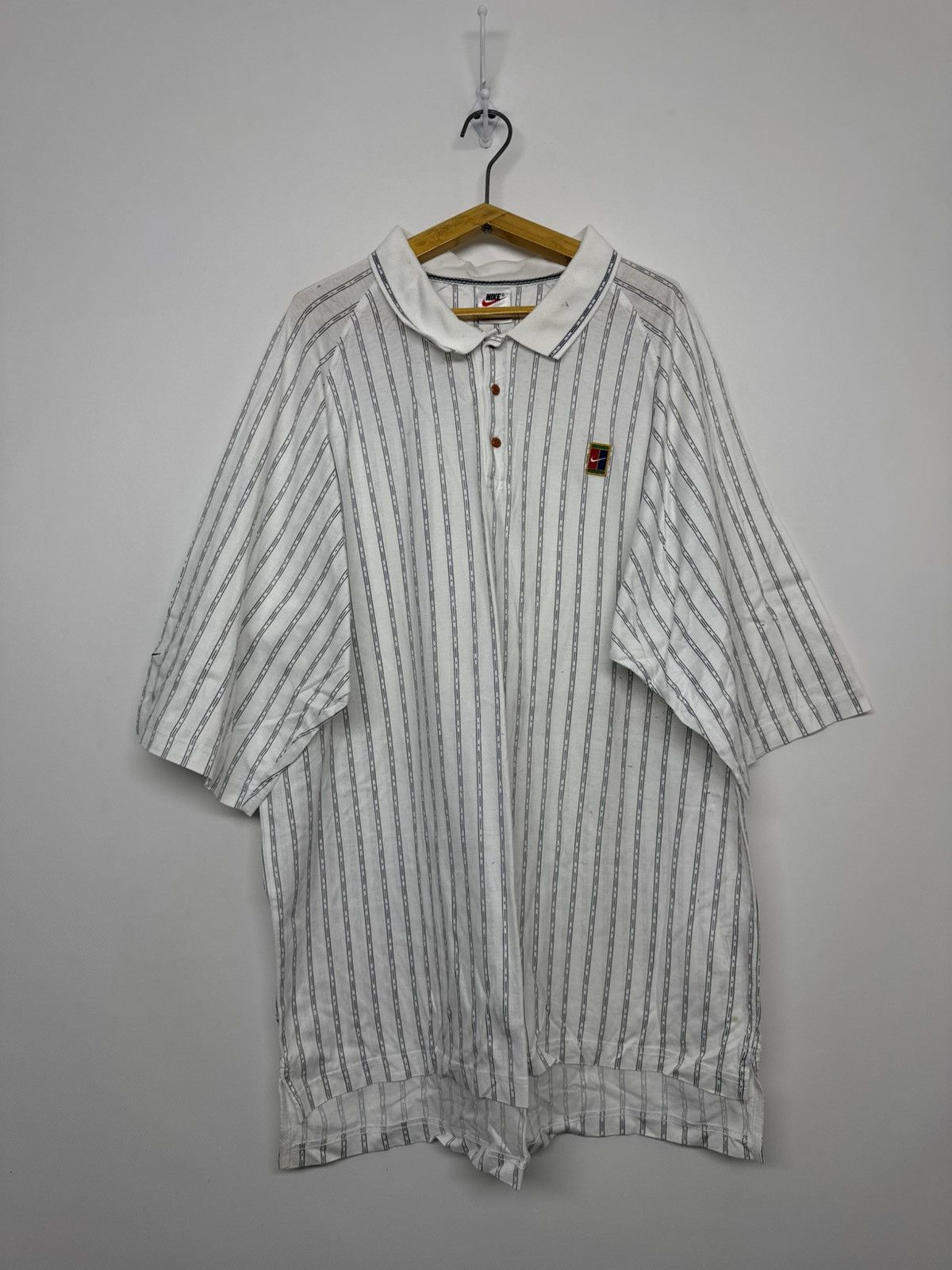 Nike 90s Vintage Nike Court White Stripped Polo Size US XL / EU 56 / 4 - 4 Thumbnail