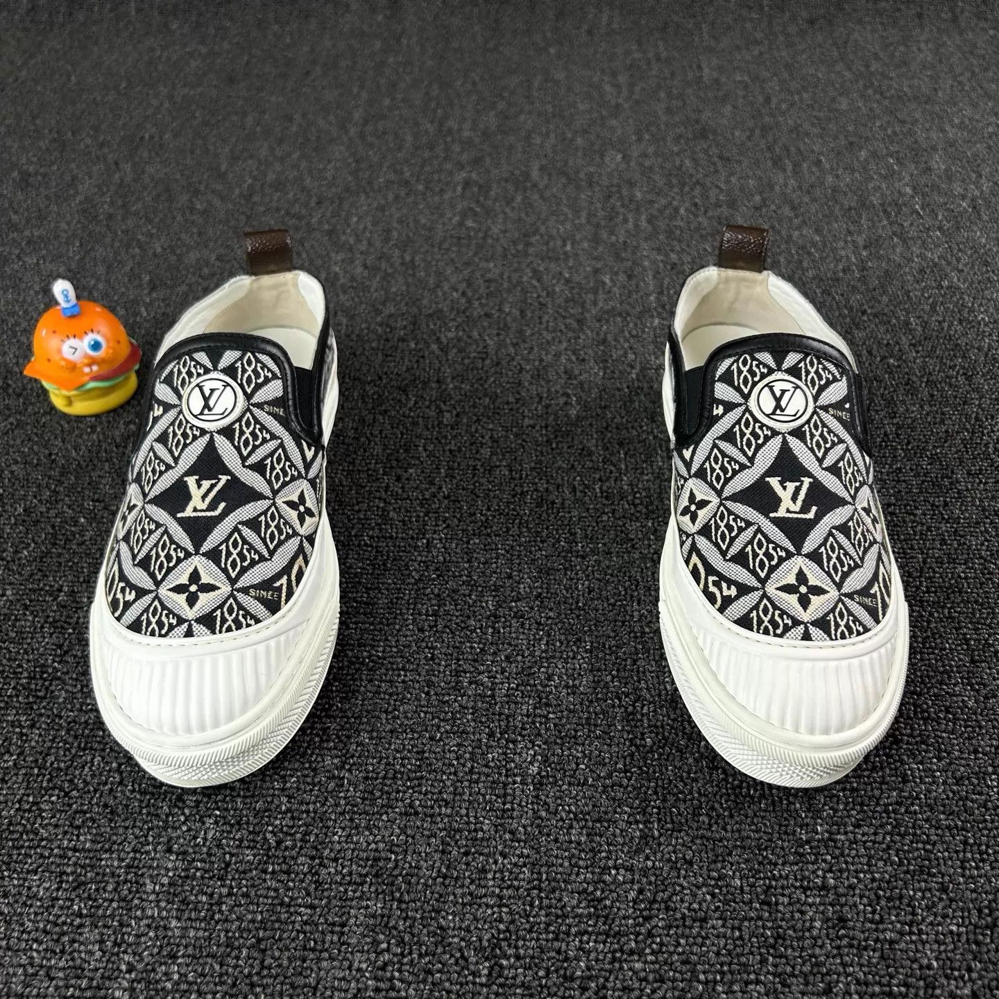 Louis Vuitton Louis Vuitton Monogram 1854 Sneaker 37.5 HB6663 Size US 6.5 / IT 36.5 - 2 Thumbnail