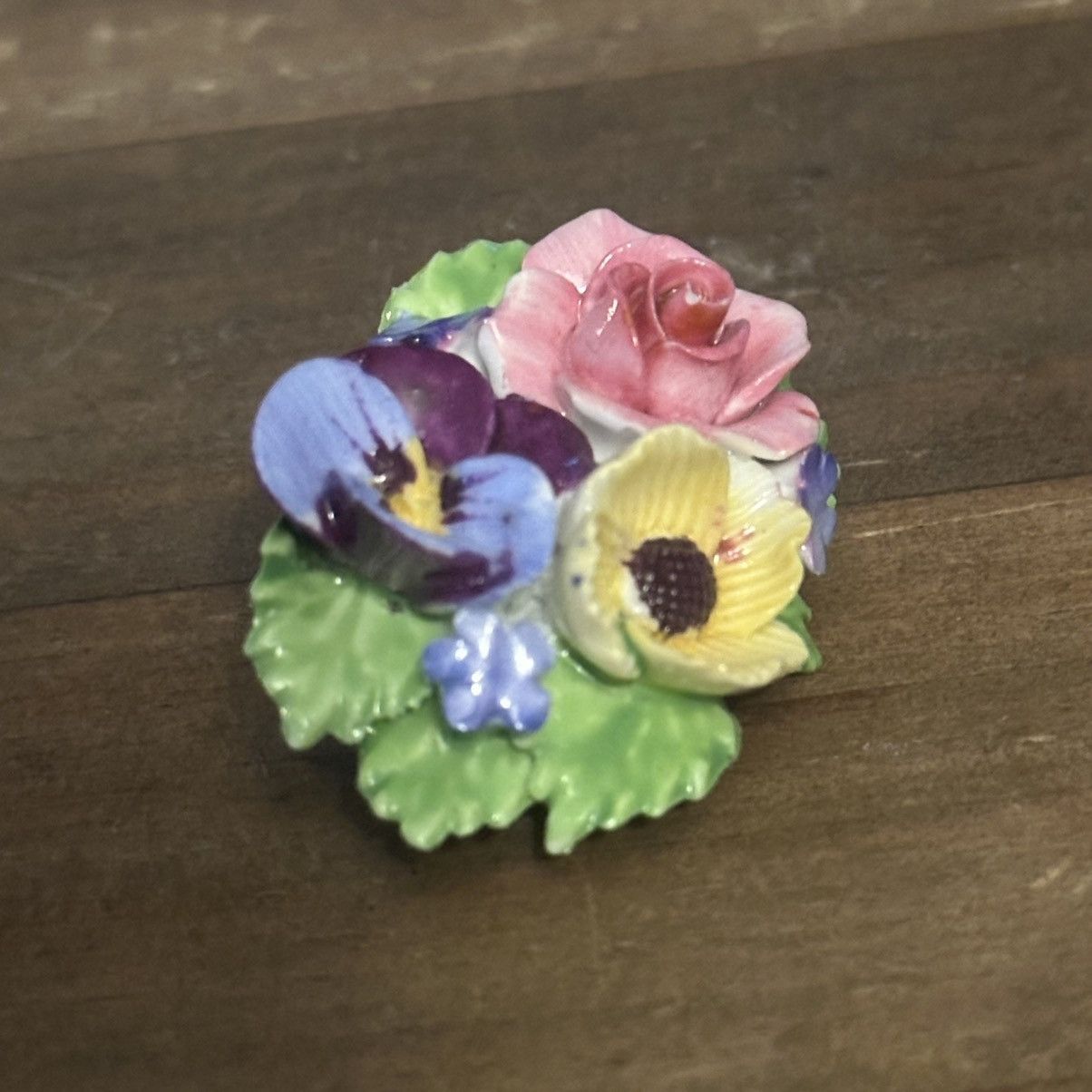 Vintage Vintage bone china flower brooch Size ONE SIZE - 3 Thumbnail