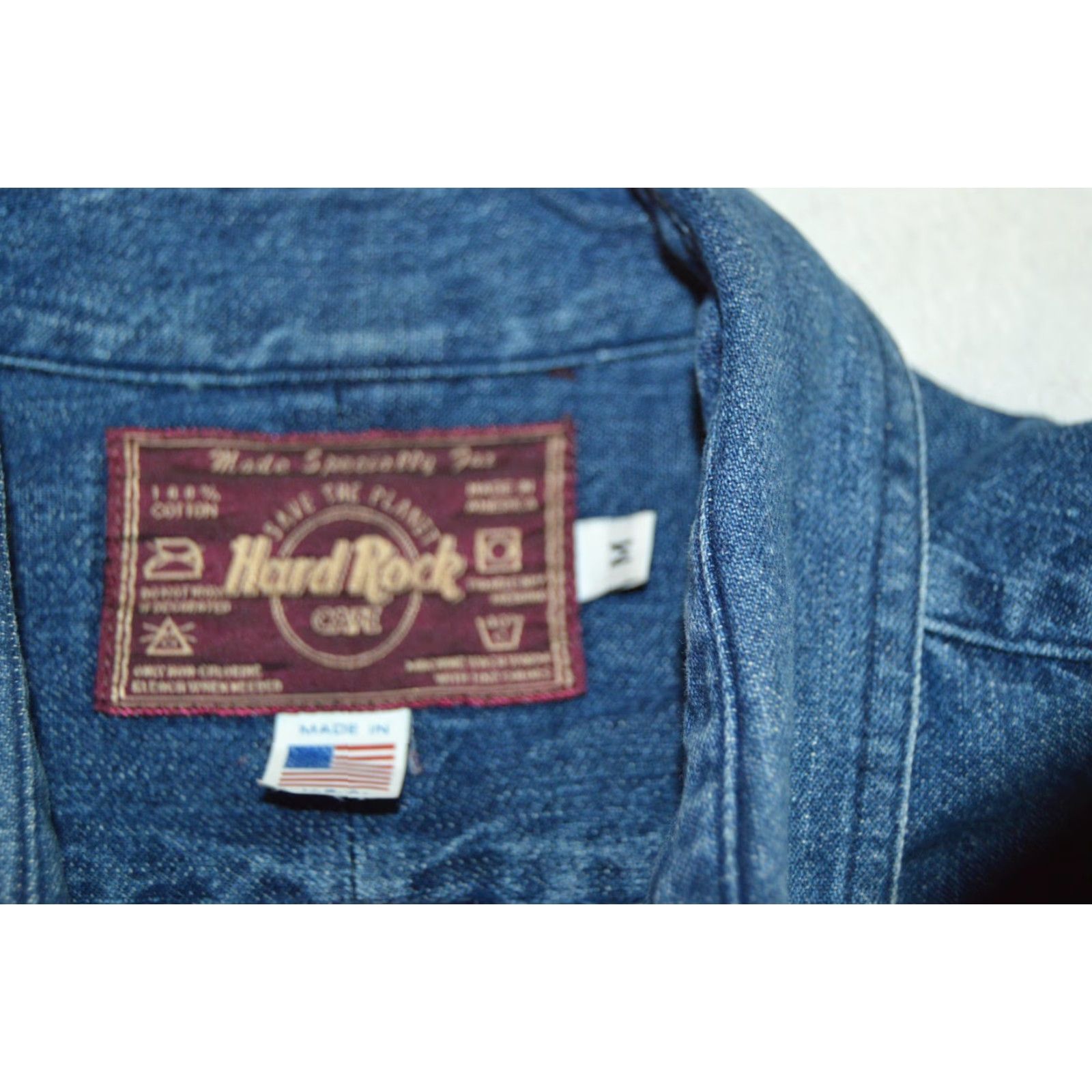 Hard Rock Cafe VINTAGE Hard Rock Cafe Maui Denim Embroidered Button-Up Shirt Mens Medium Blue Cotton Denim Embroidered Pockets 90s Rock Classic Shirt Shirt Size US M / EU 48-50 / 2 - 3 Thumbnail