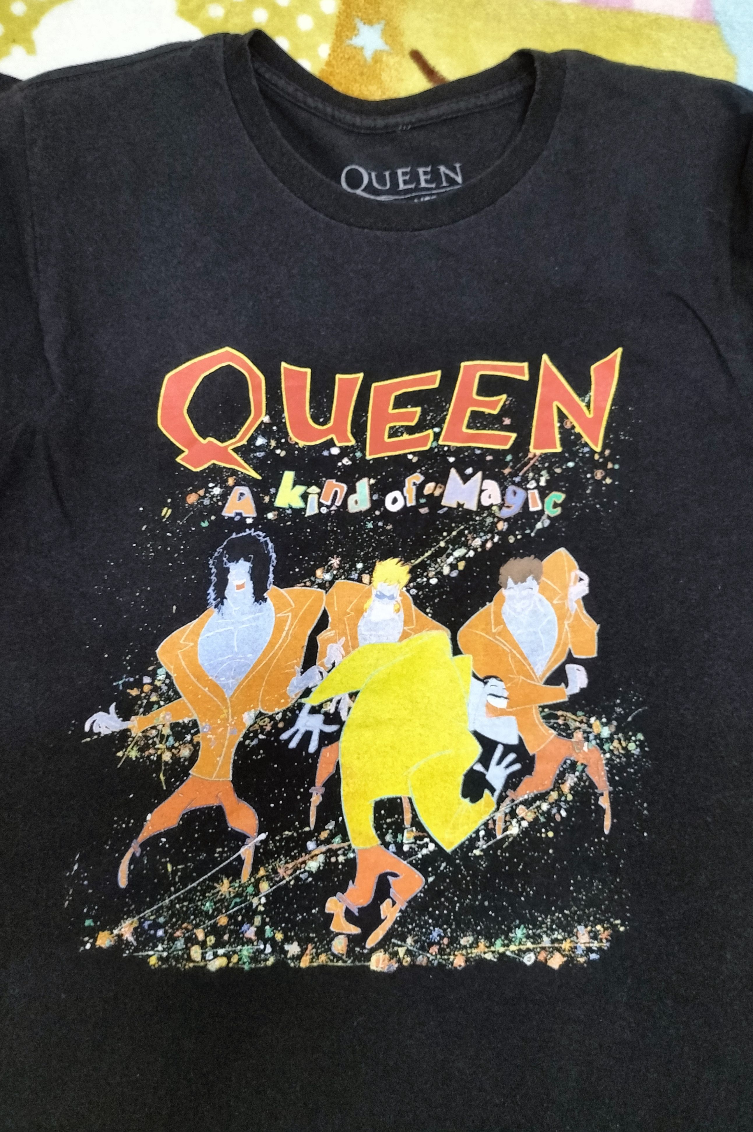 Band Tees Queen "a kind of magic" tshirt Size US S / EU 44-46 / 1 - 3 Thumbnail