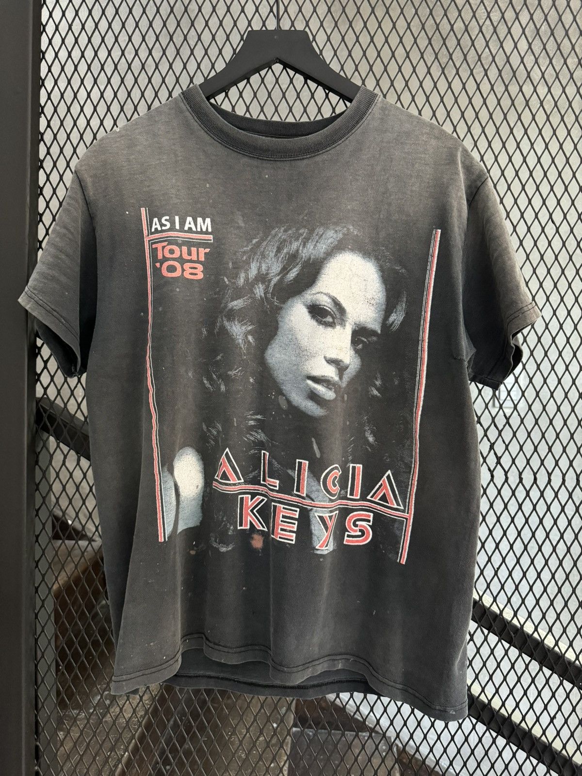 image of Rap Tees x Vintage 2008 Alicia Keys Rap Tee Distressed & Faded in Black, Men's (Size Large)