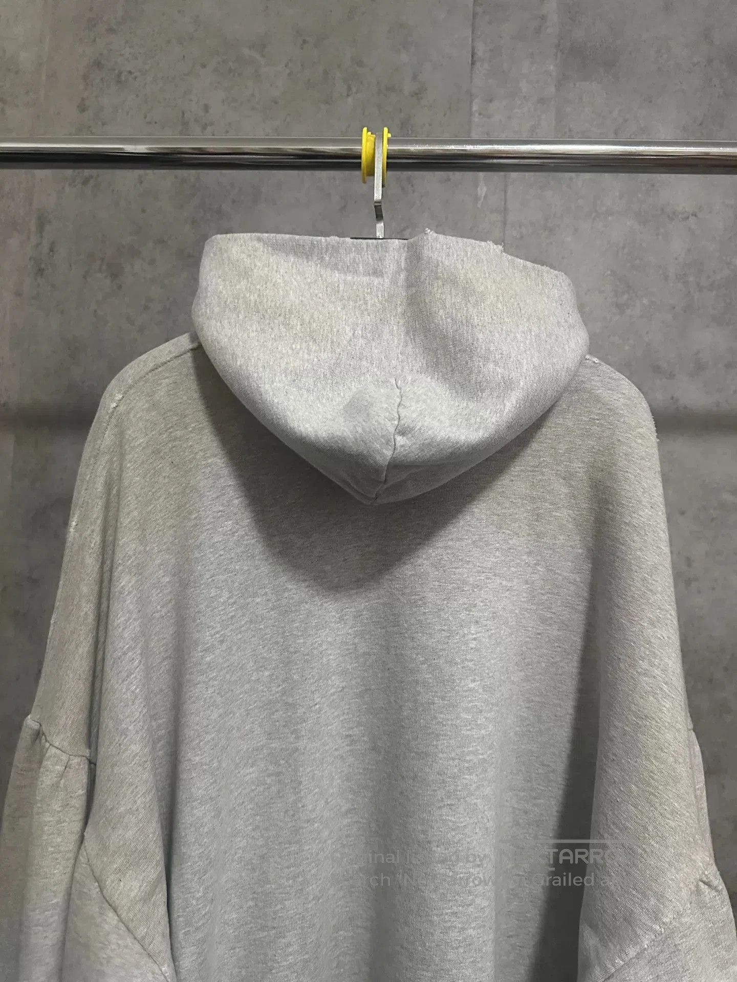 Balenciaga balenciaga gray hoodie with embroidered logo. Size US L / EU 52-54 / 3 - 2 Thumbnail