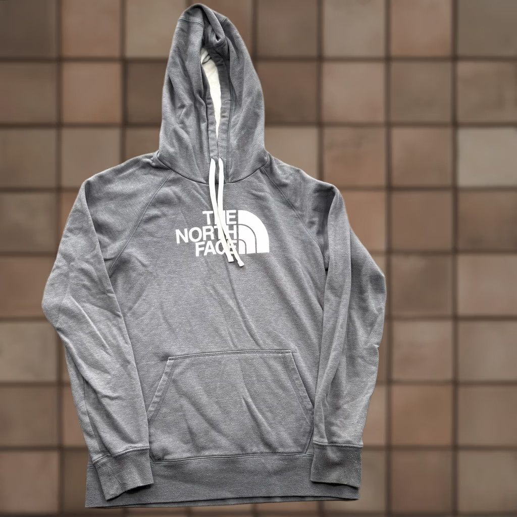 The North Face The North Face Hoodie Womens L Gray Logo Pullover Kangaroo Pocket Fleece Raglan Sleeves Wool? Size L / US 10 / IT 46 - 1 Thumbnail