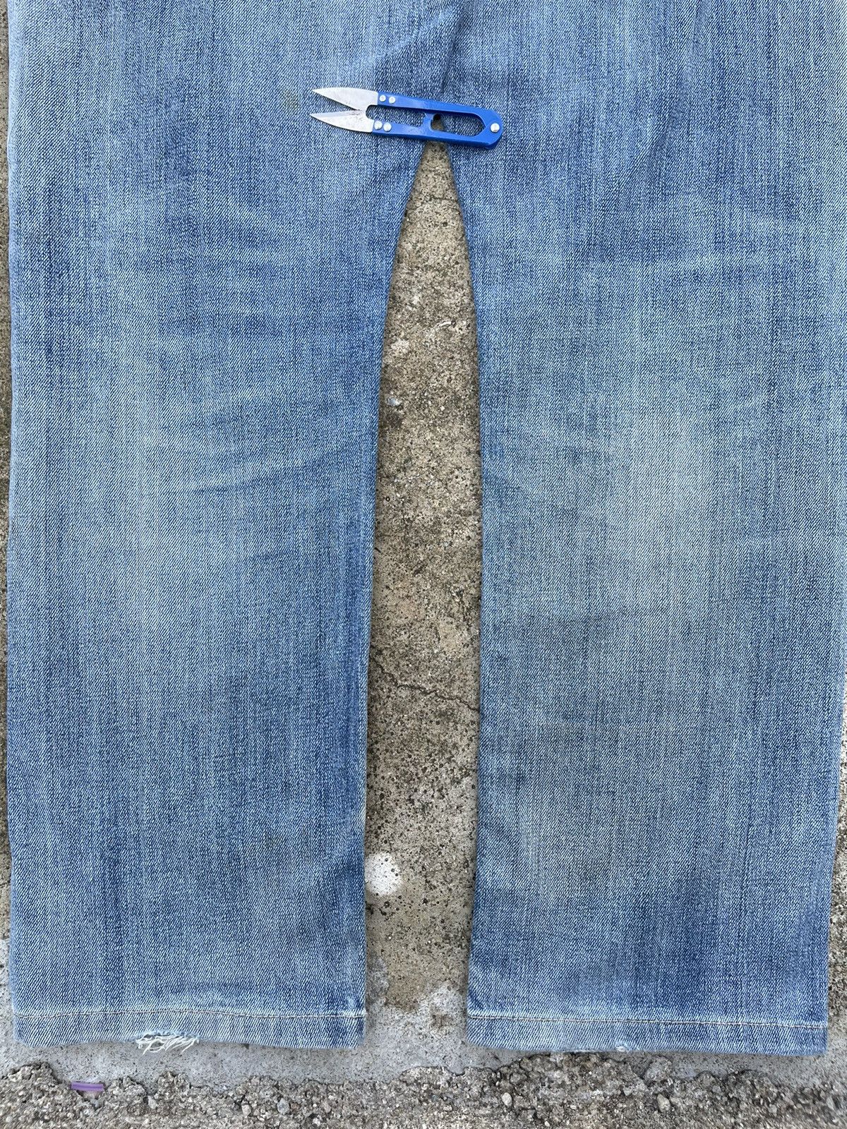Japanese Brand × Jean × Uniqlo 🔥Japanese Brand Uniqlo Selvedge Distressed Denim W35🔥 Size US 35 - 13 Thumbnail
