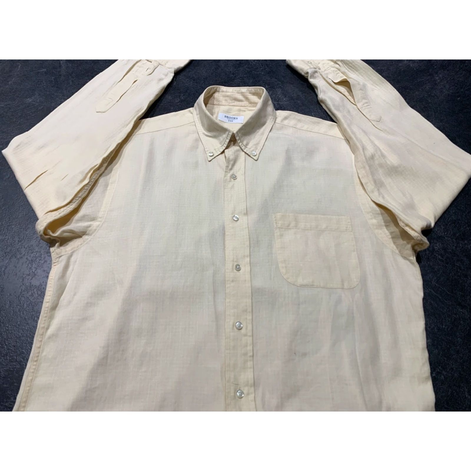 Brooks Brothers VINTAGE Brooks Brothers 346 Men's Button-Down Shirt Casual Formal Long Sleeve Cotton Size 15.5 Beige Size US M / EU 48-50 / 2 - 2 Thumbnail