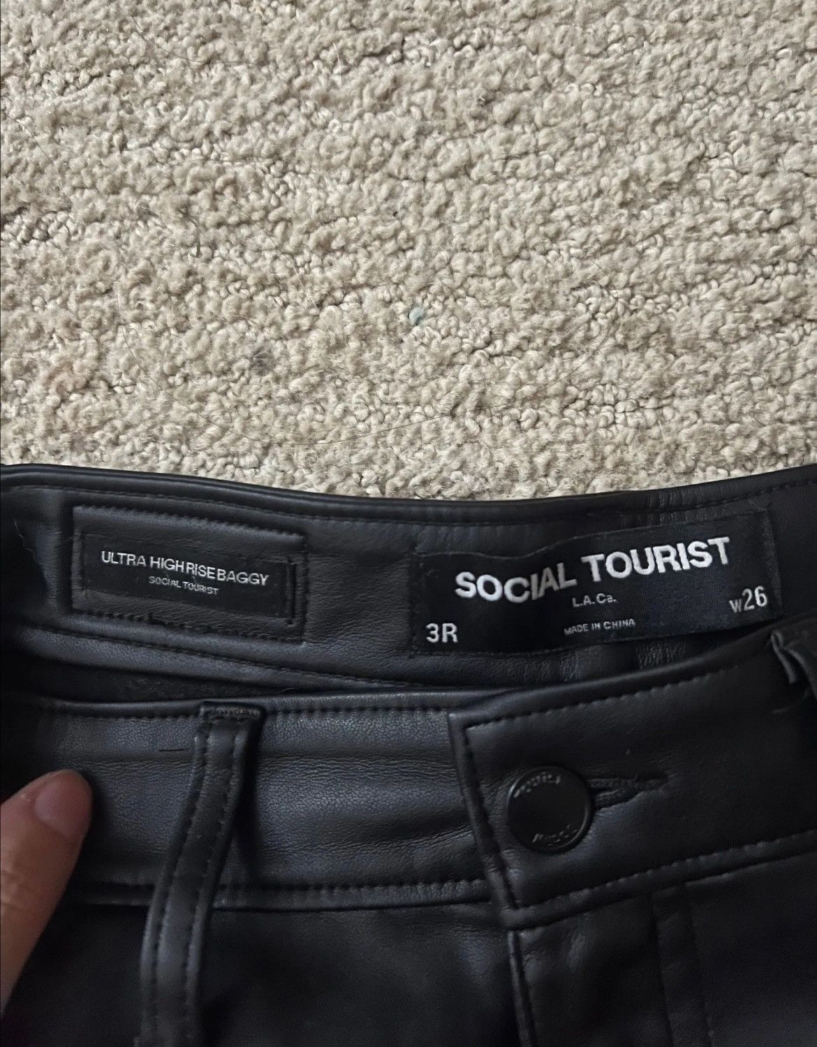 Hollister Social Tourist Leather Pants Size 26" / US 2 / IT 38 - 2 Thumbnail