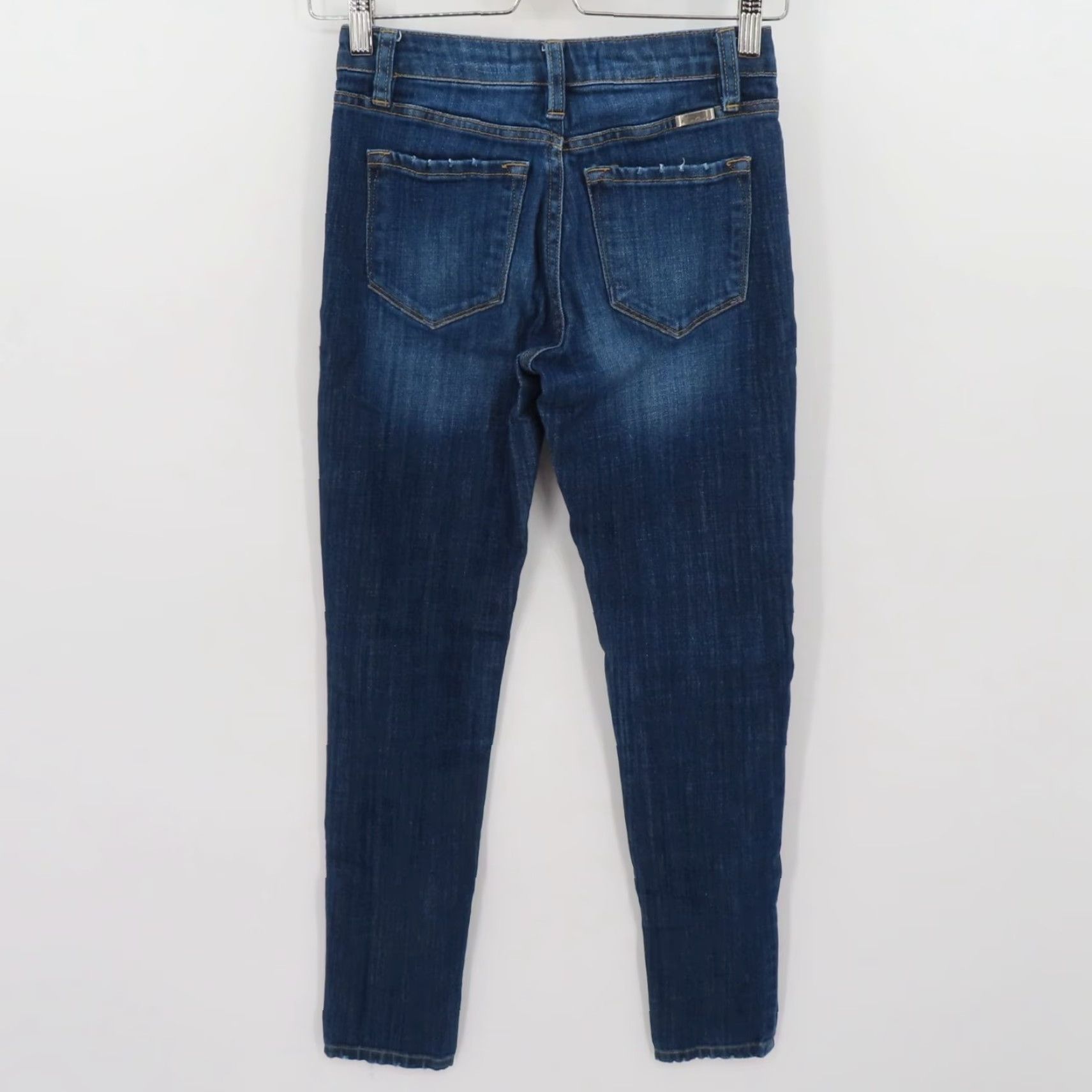 Vintage **Womens Skinny Distressed Blue Denim Jeans 33013** User: **Womens Skinny Distressed Blue Denim Jeans Style 33013** Size 42" / US 20 - 5 Thumbnail