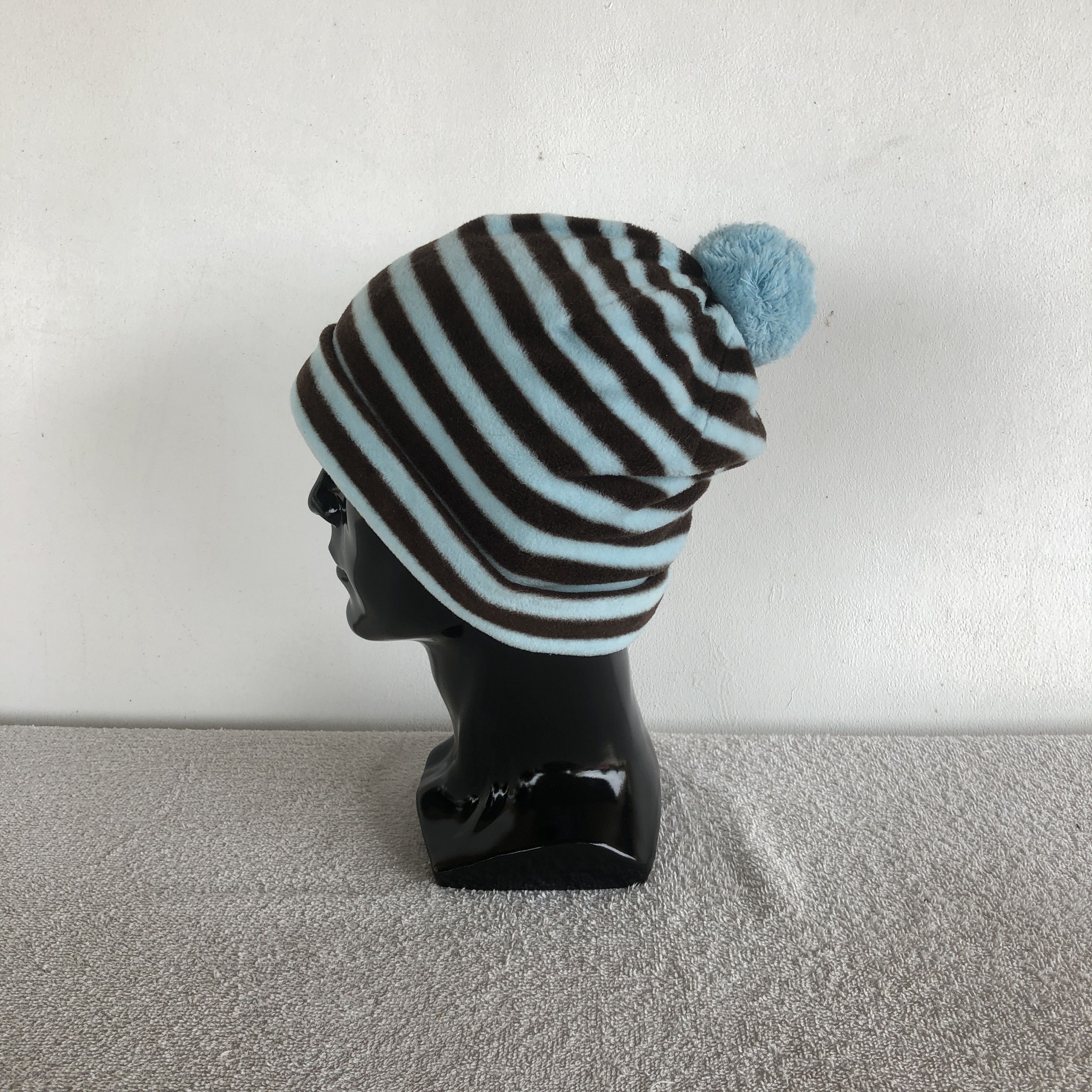Japanese Brand Vintage Japanese Stripe Beanie Pom Pom Snow Caps Hats Size ONE SIZE - 4 Thumbnail