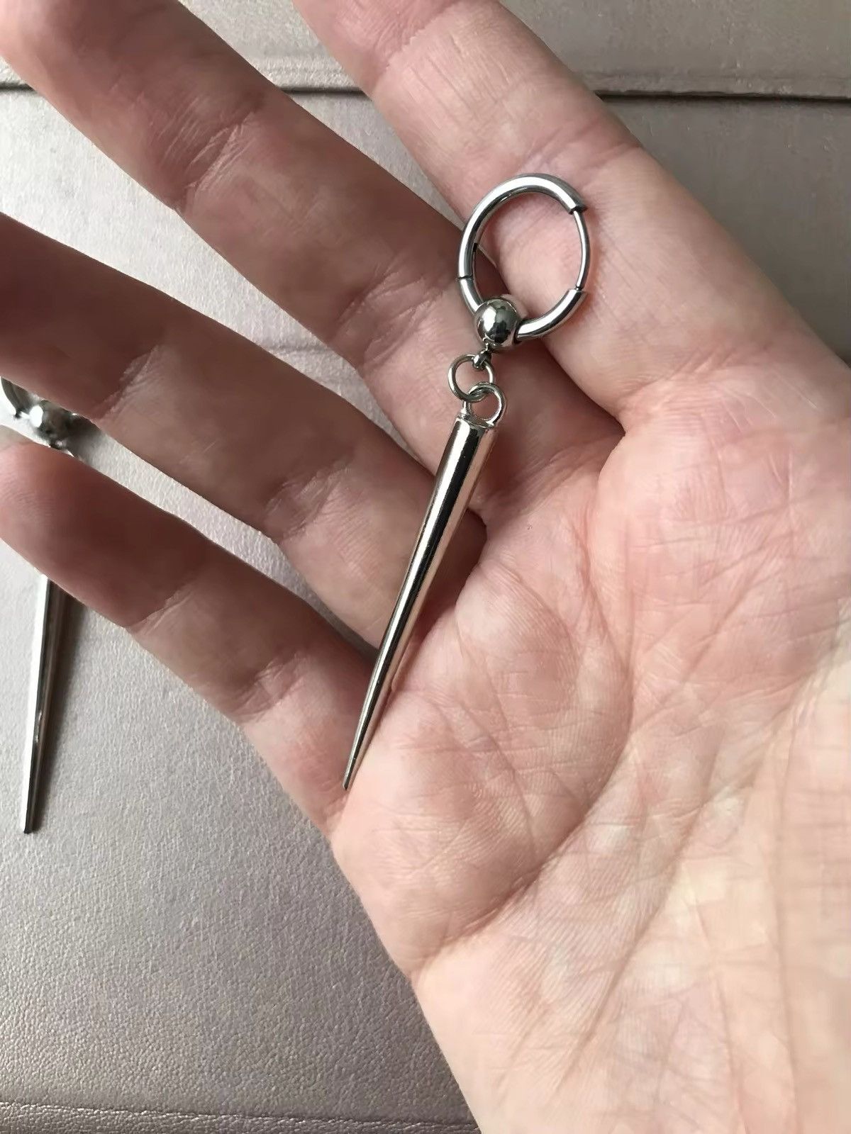 Jewelry spike huggie hoop earrings Size ONE SIZE - 4 Thumbnail