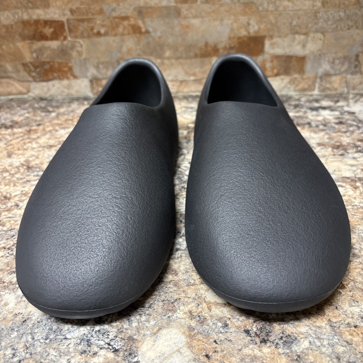Yeezy Yzy SL-01 Yeezy Slippers 2025 Men’s Size 12 Size US 12 / EU 45 - 3 Thumbnail