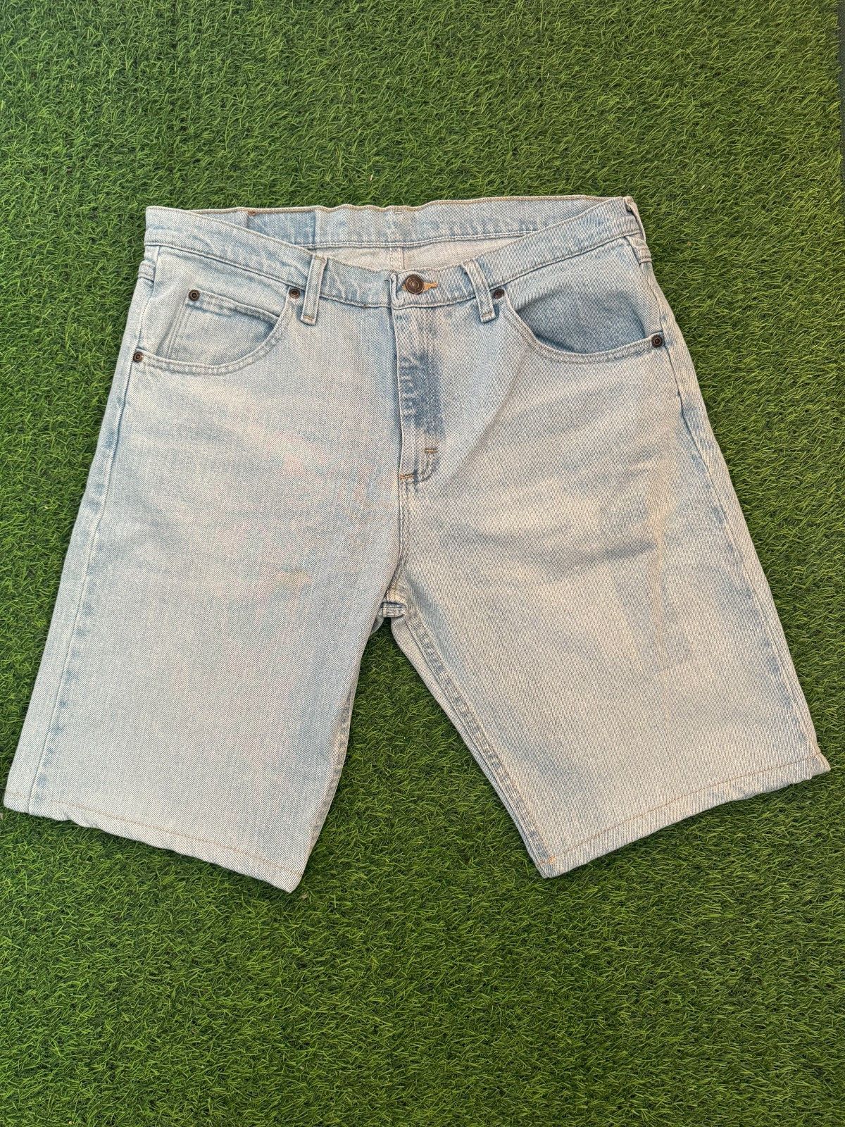 Wrangler Wrangler Denim Shorts 32x32 Size US 32 / EU 48 - 1 Thumbnail
