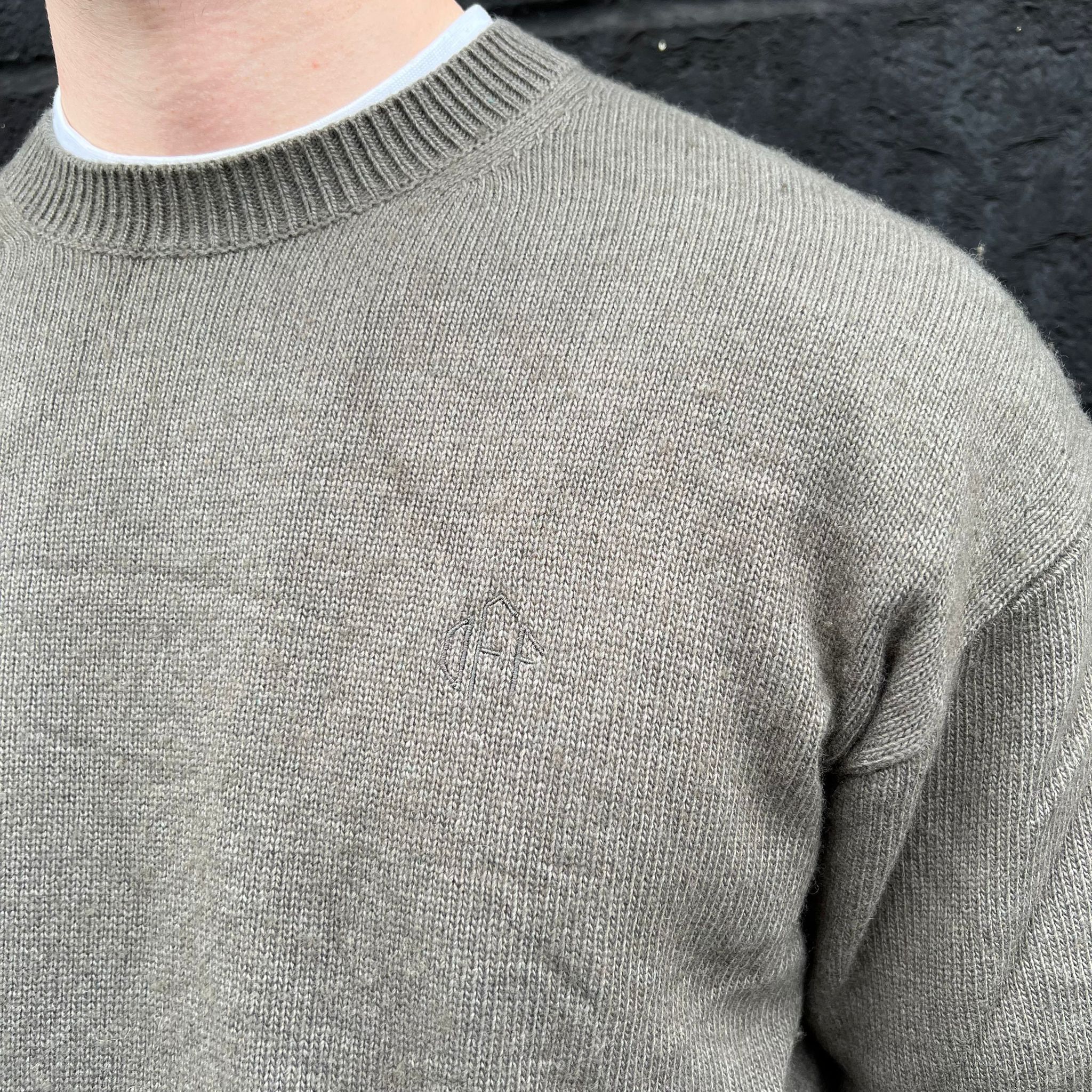 Off-White Green Embroidered Crewneck Knitted Sweater Size US S / EU 44-46 / 1 - 1 Thumbnail