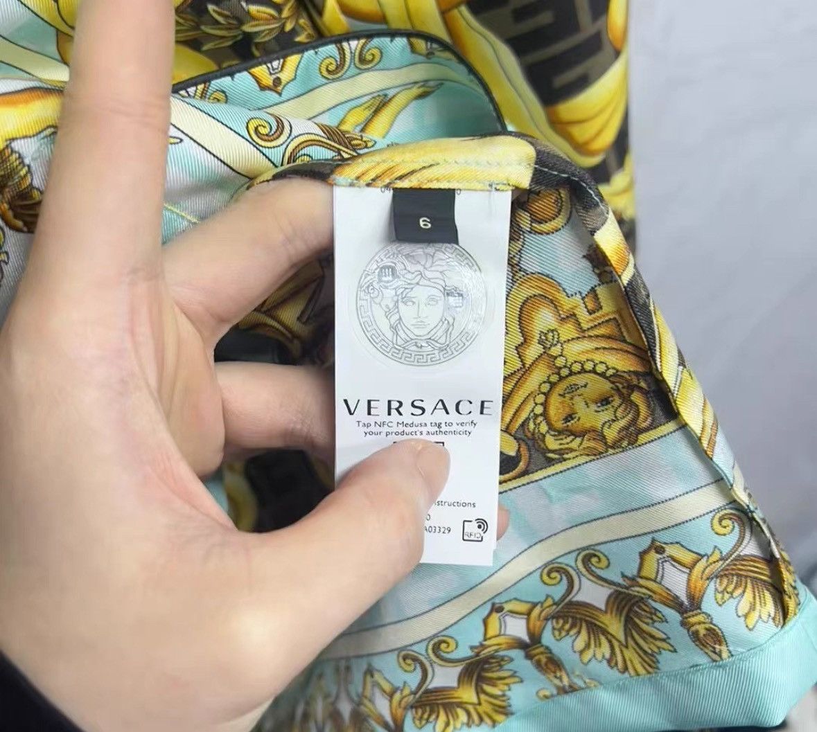 Versace Versace Mulberry silk shirt Size US S / EU 44-46 / 1 - 4 Thumbnail