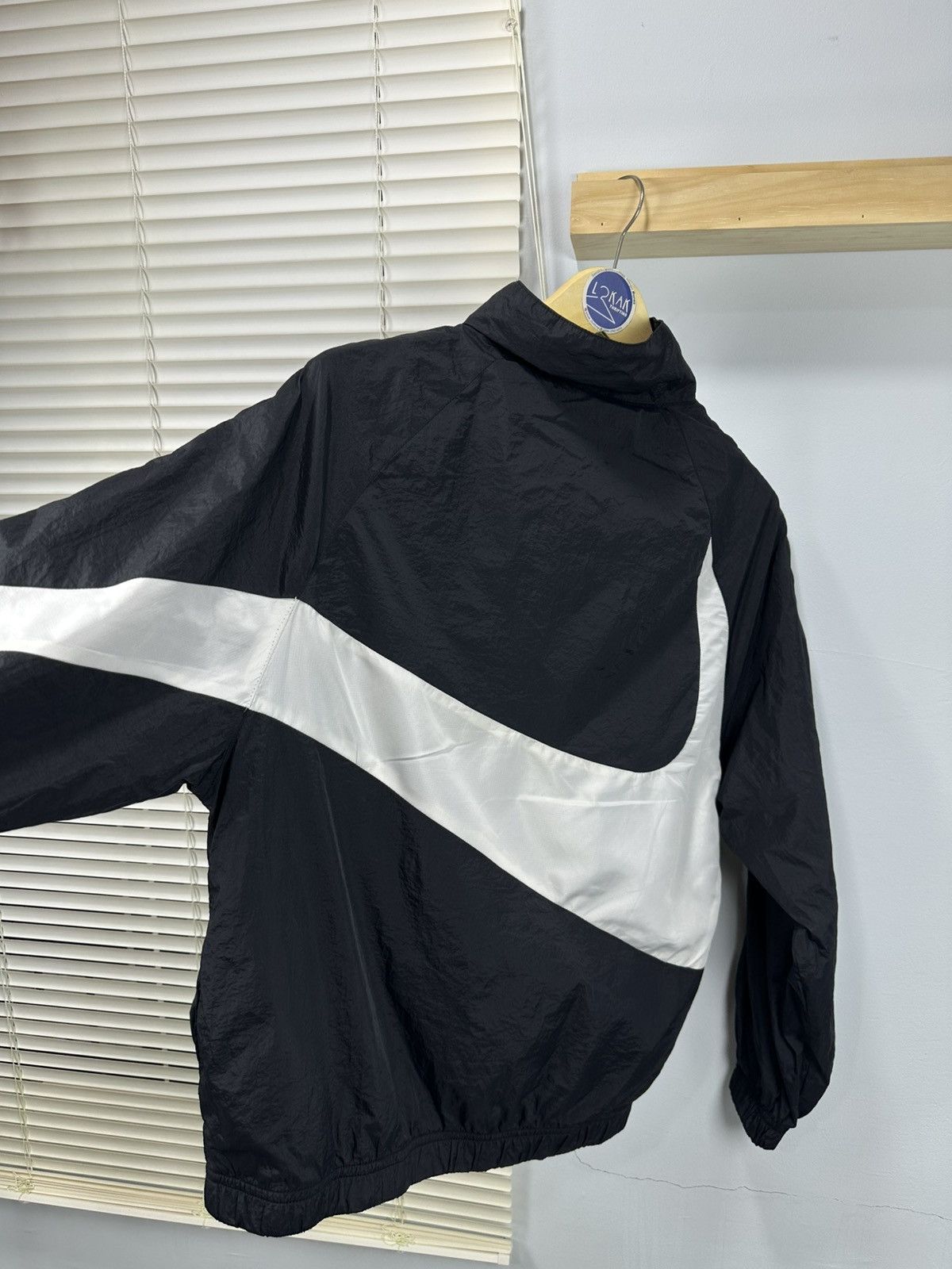 Nike NIKE MEN’S SWOOSH WINDBREAKER Size US M / EU 48-50 / 2 - 13 Thumbnail