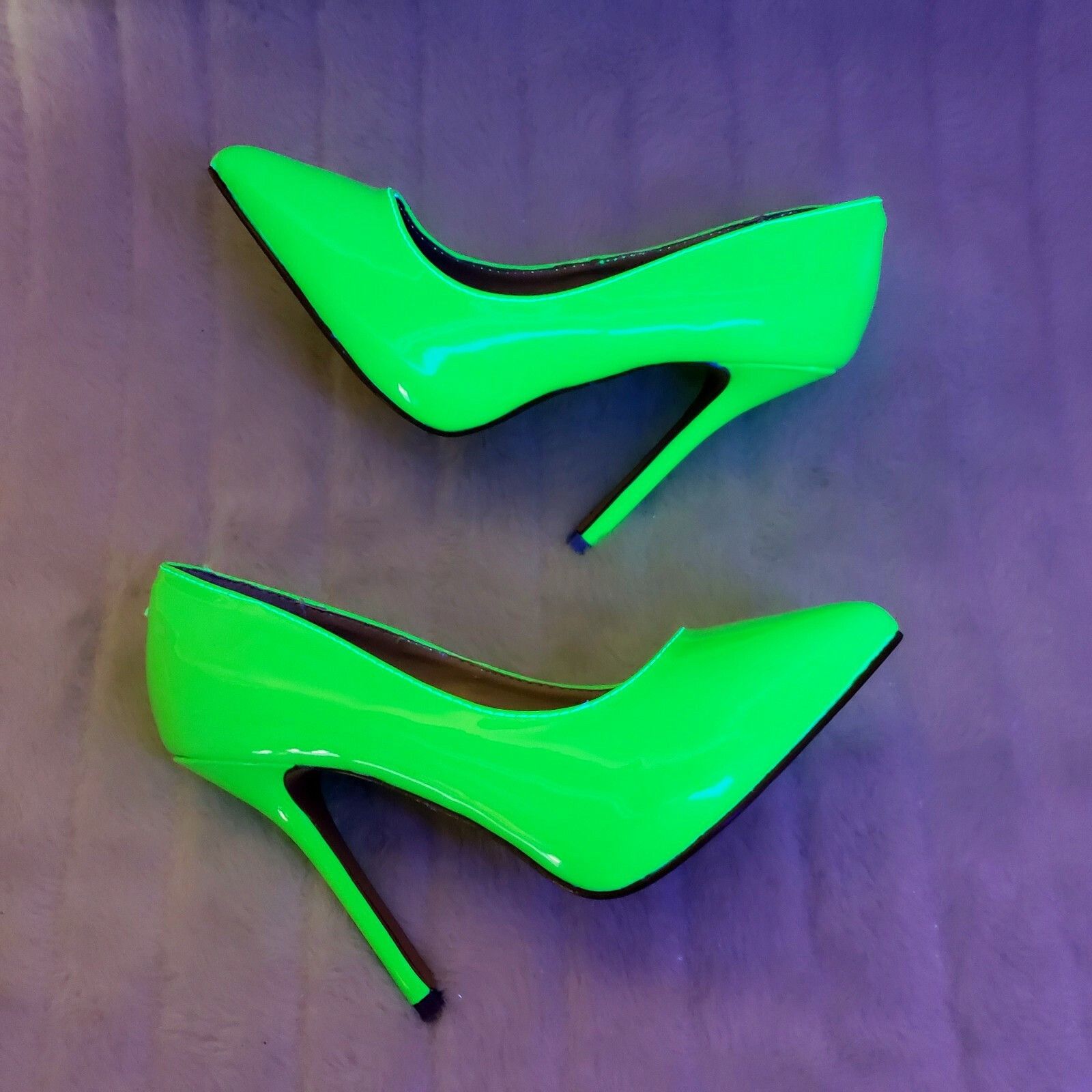 Other Amuse 20 Neon Green Patent 5" High Heel Shoes Pumps NY (US S Size US 10 / IT 40 - 1 Thumbnail