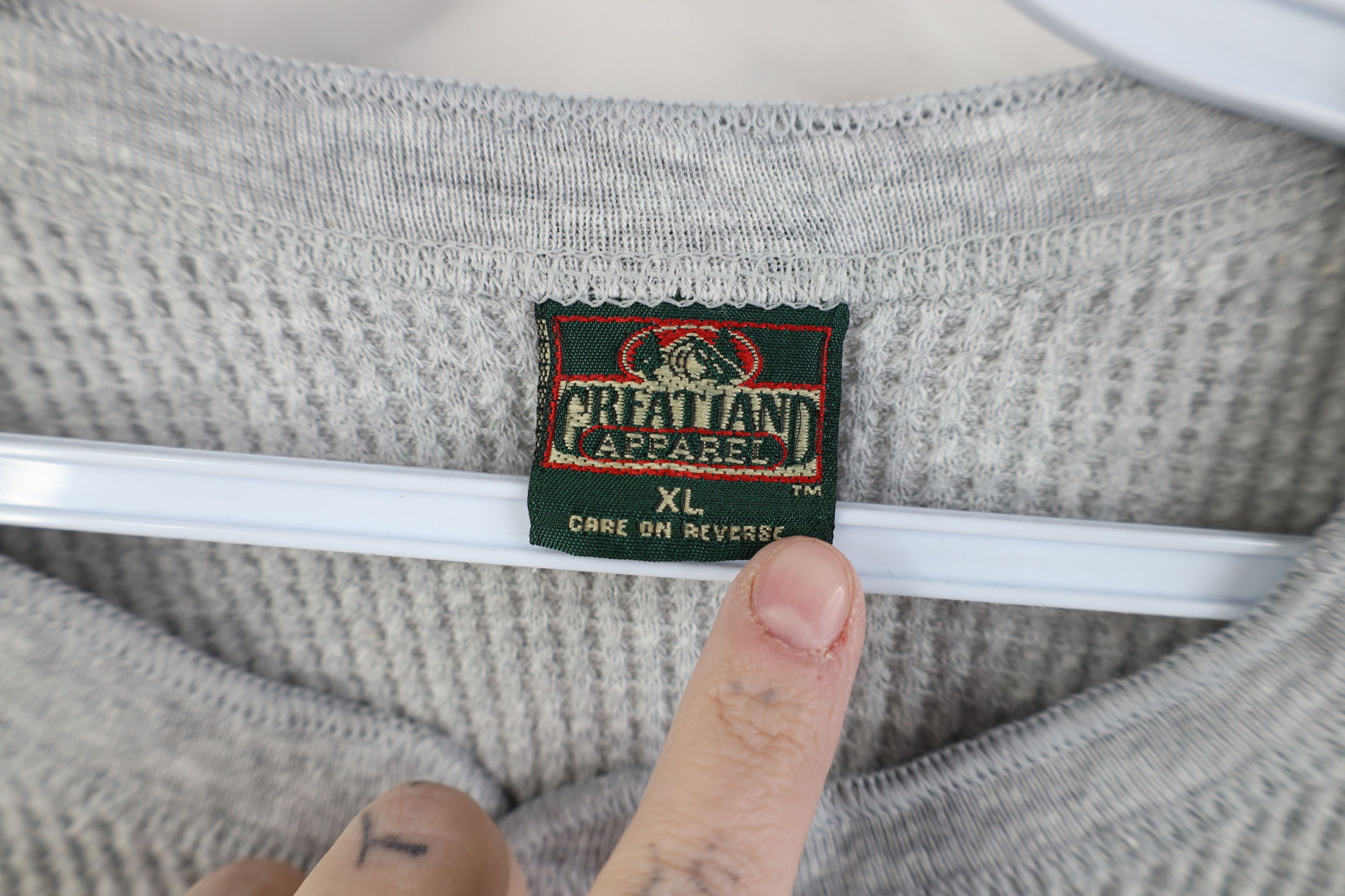 Vintage Vintage 90s Streetwear Waffle Knit Henley T-Shirt Gray USA Size US XL / EU 56 / 4 - 5 Thumbnail